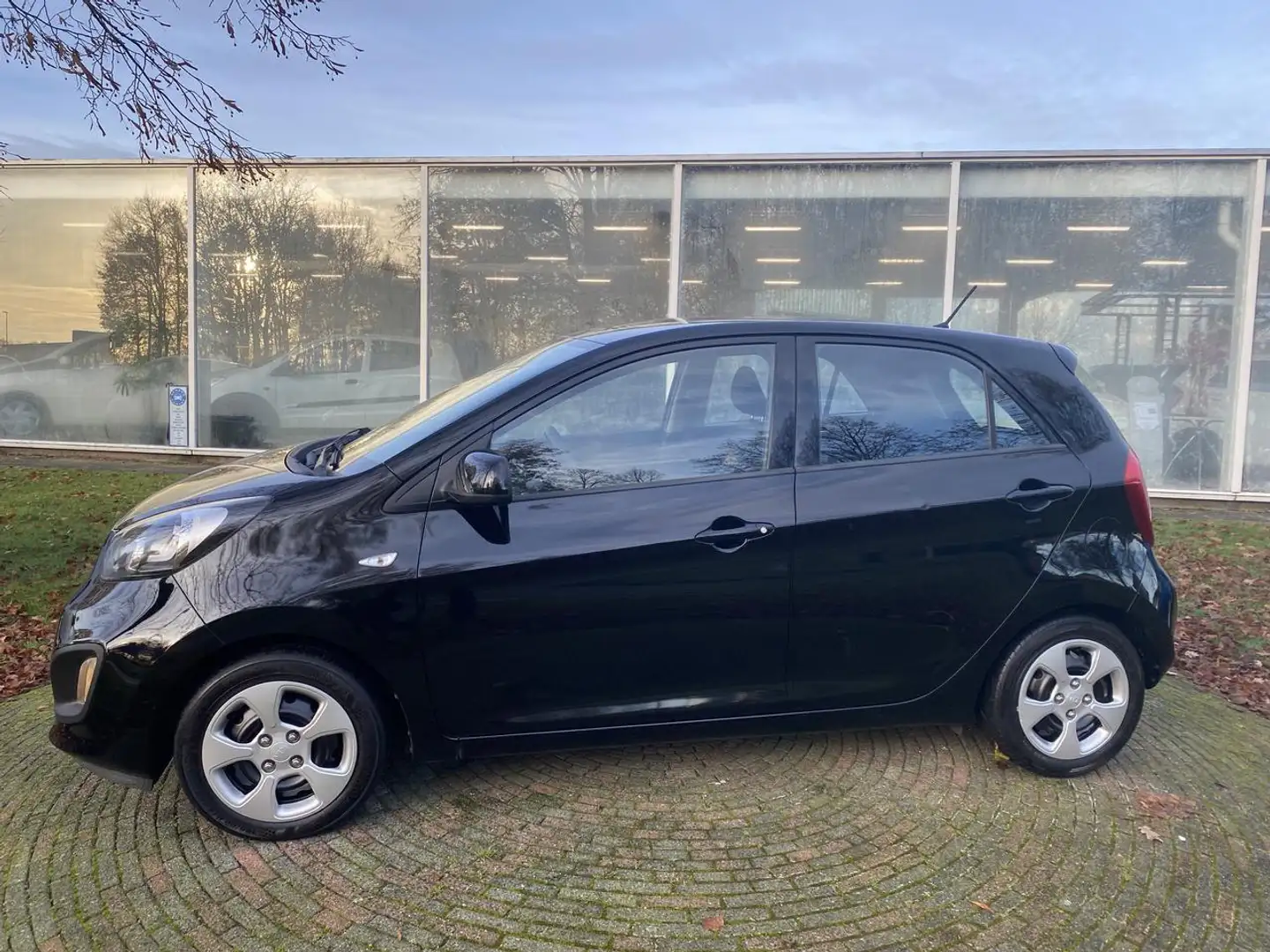 Kia Picanto 1.0 CVVT DYNAMICLINE Negro - 2