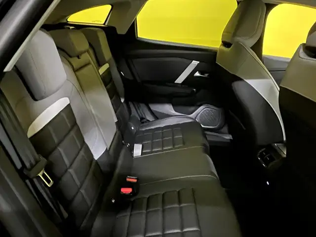 Citroen C4 view 3
