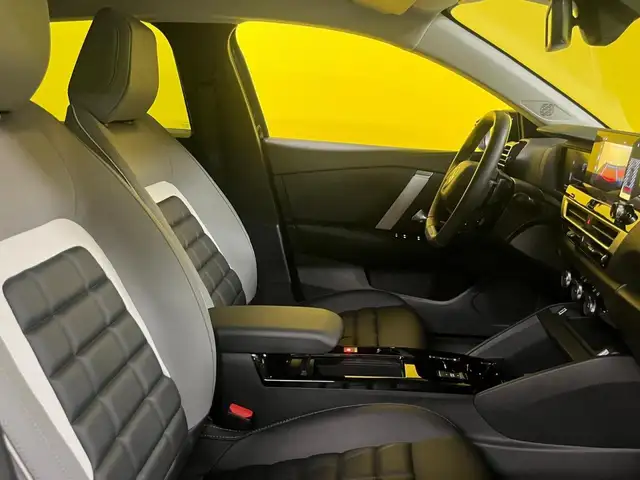 Citroen C4 view 4