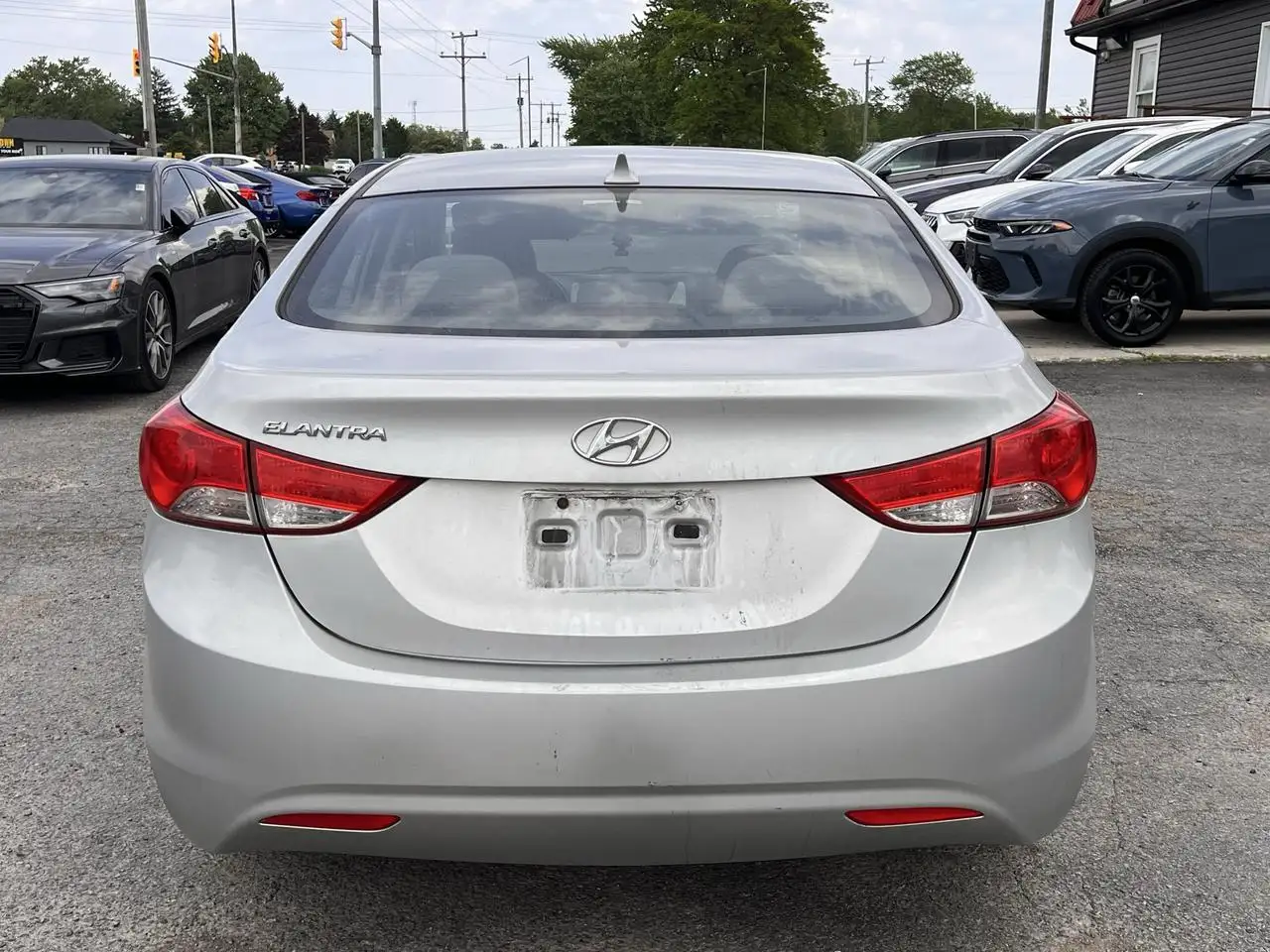 Hyundai ELANTRA снимка Hyundai ELANTRA