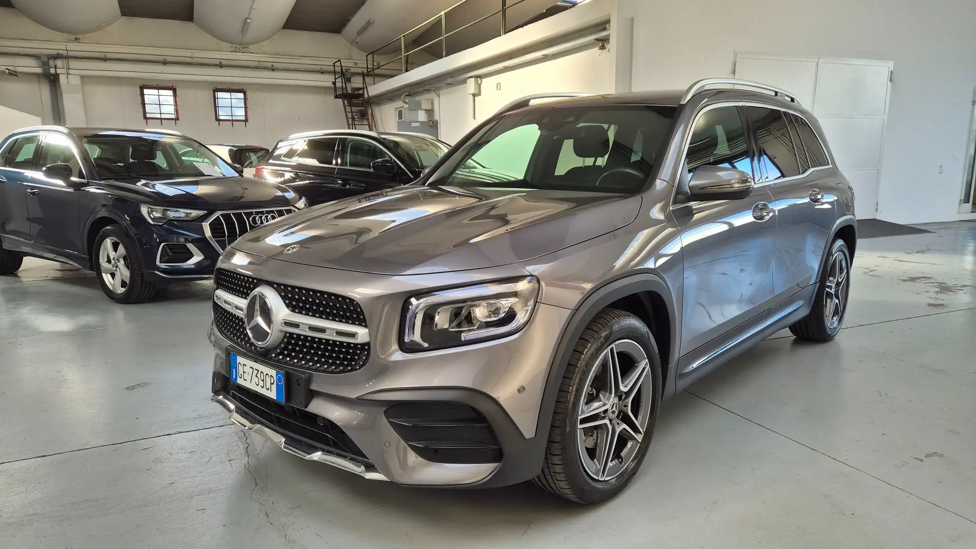 Mercedes-Benz GLB 200 GLB 200 Premium auto Grigio - 2