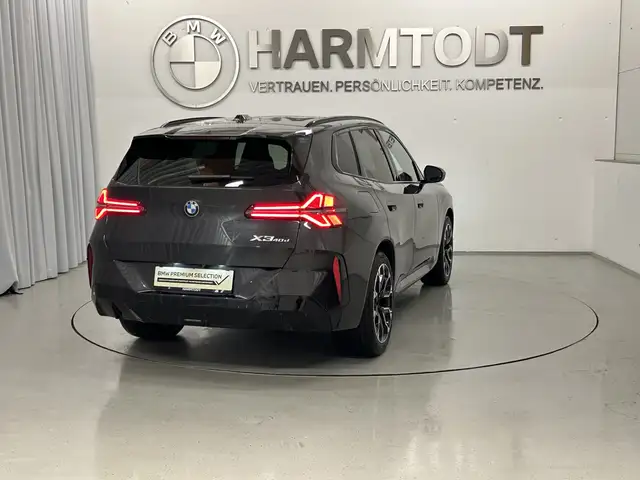 BMW X3 view 5