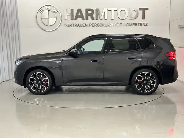 BMW X3 view 3