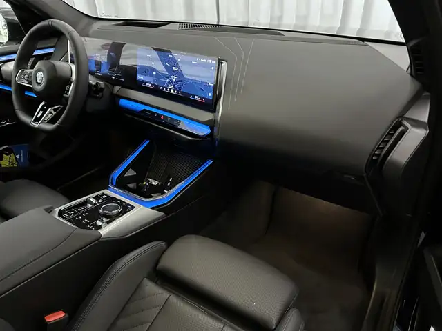 BMW X3 view 8