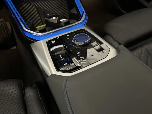 BMW X3 view 12