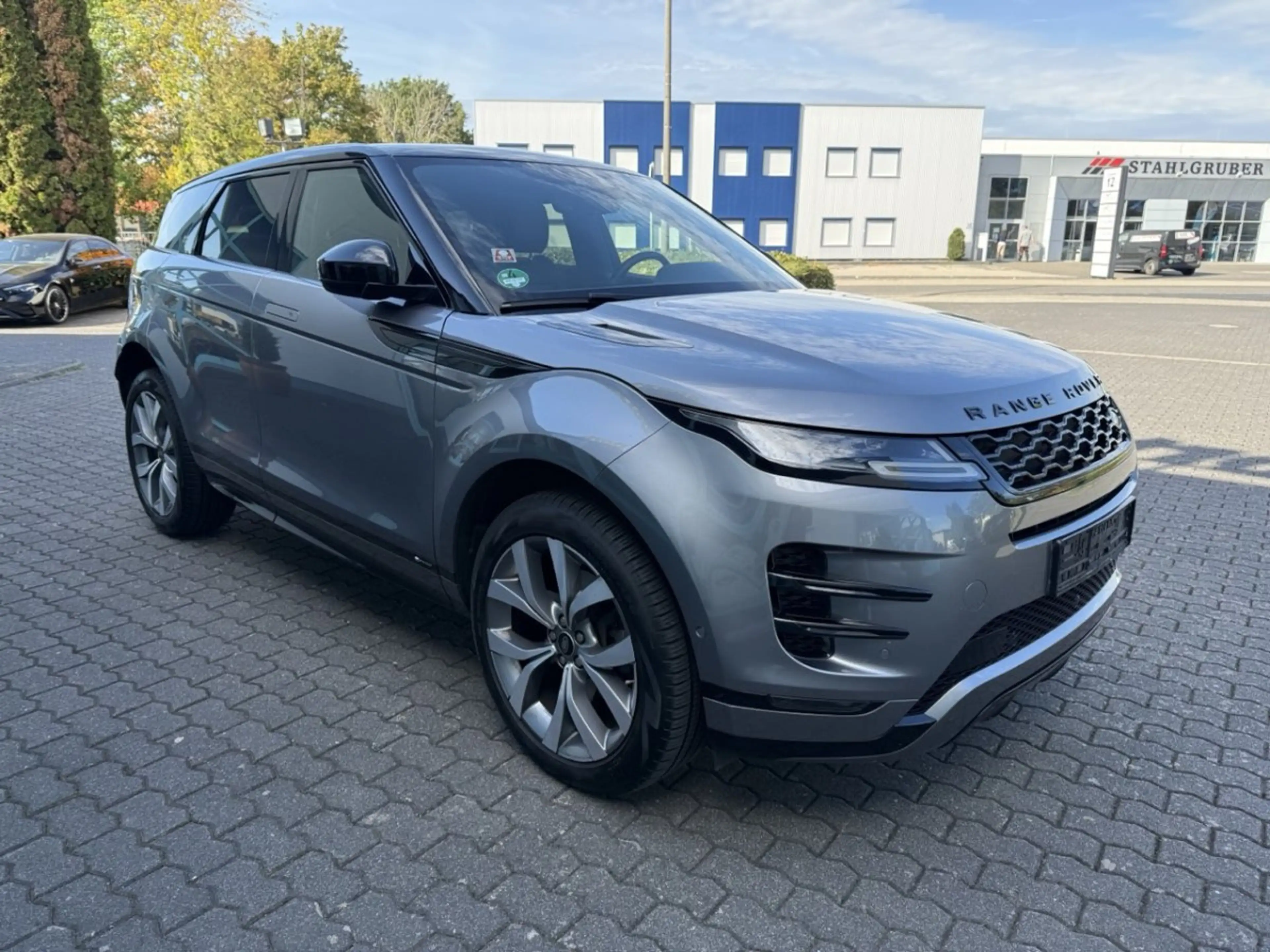 Land Rover Range Rover Evoque R Dynamic — photo 4