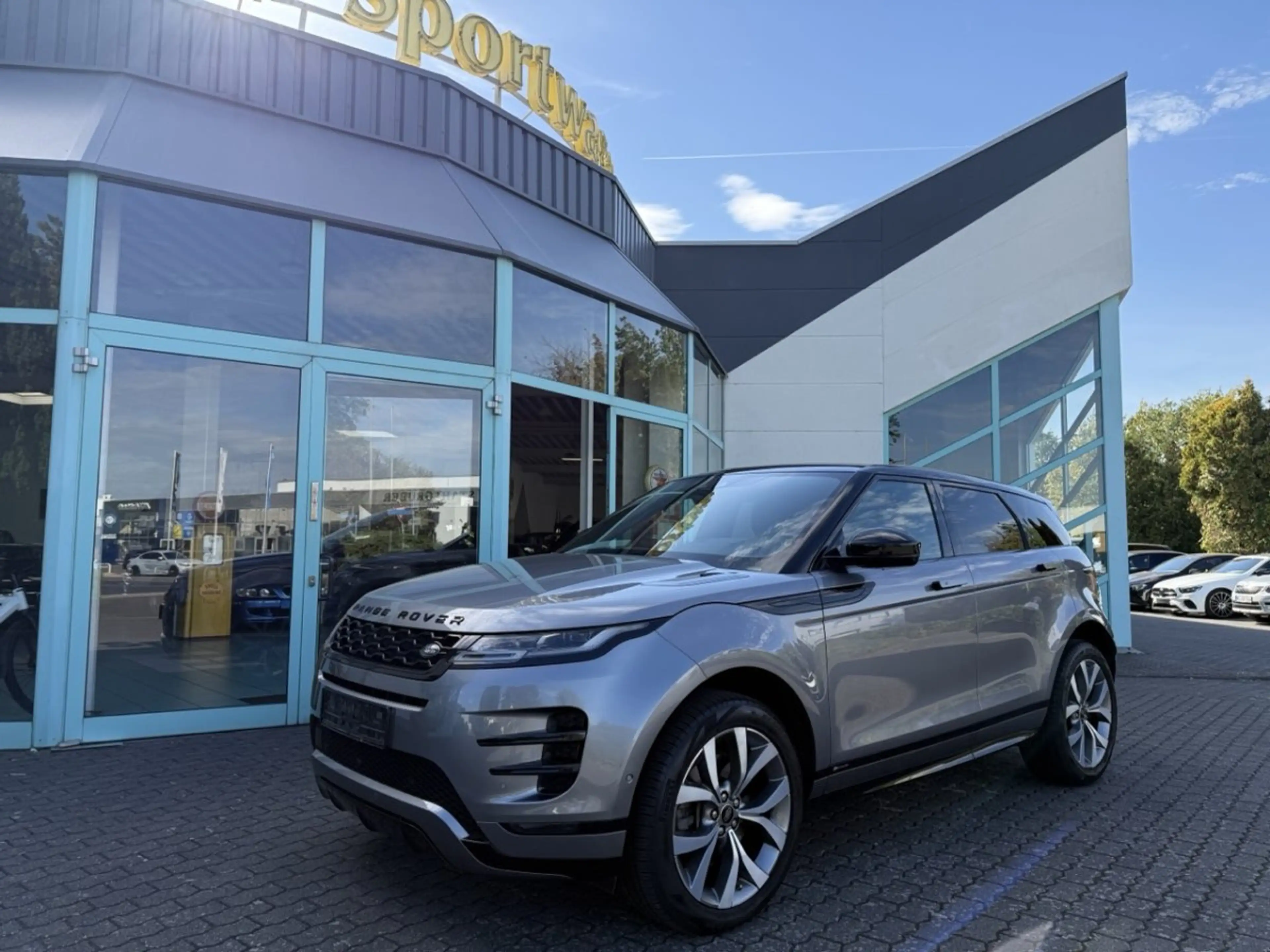 Land Rover Range Rover Evoque R Dynamic — photo 2