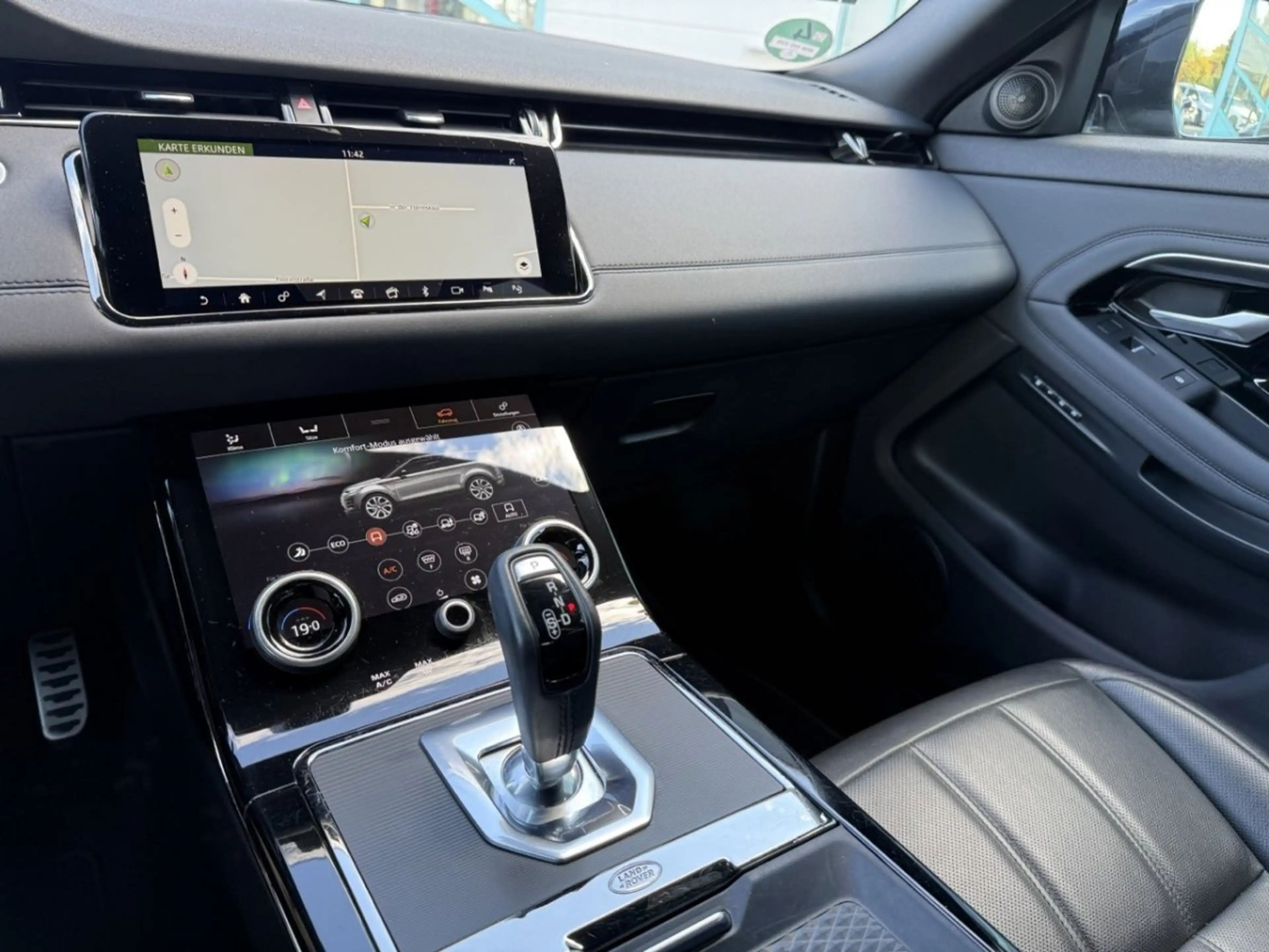 Land Rover Range Rover Evoque R Dynamic — photo 10