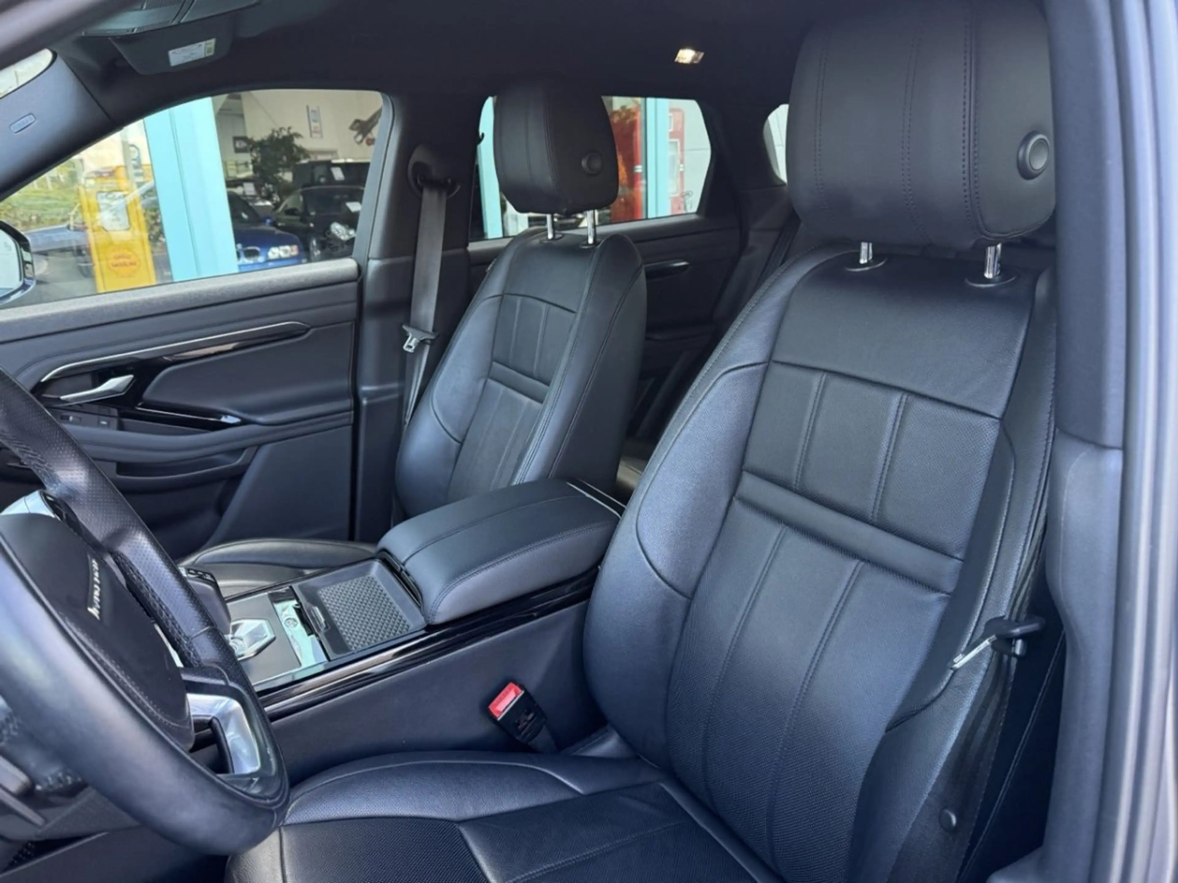 Land Rover Range Rover Evoque R Dynamic — photo 12