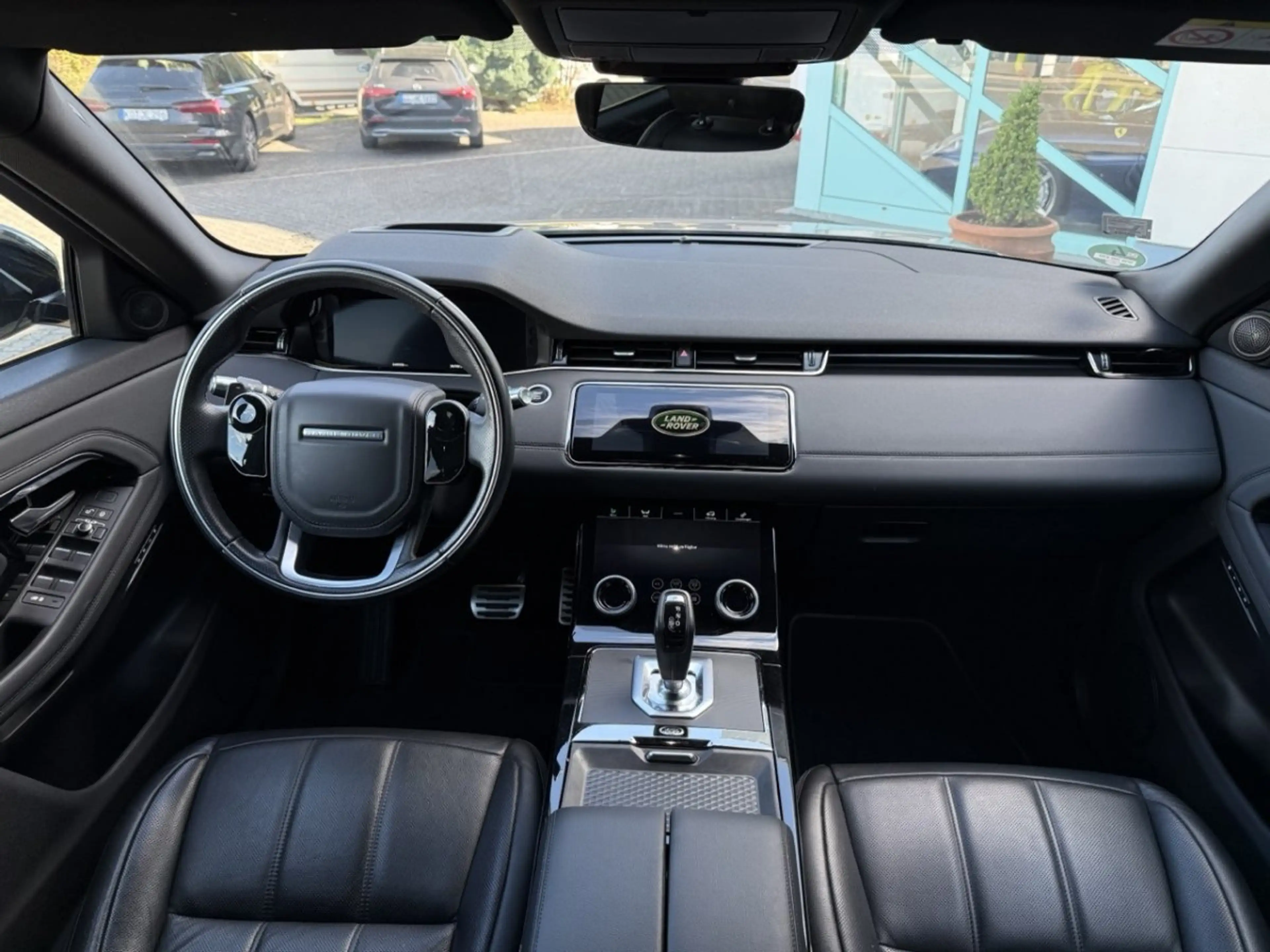 Land Rover Range Rover Evoque R Dynamic — photo 11