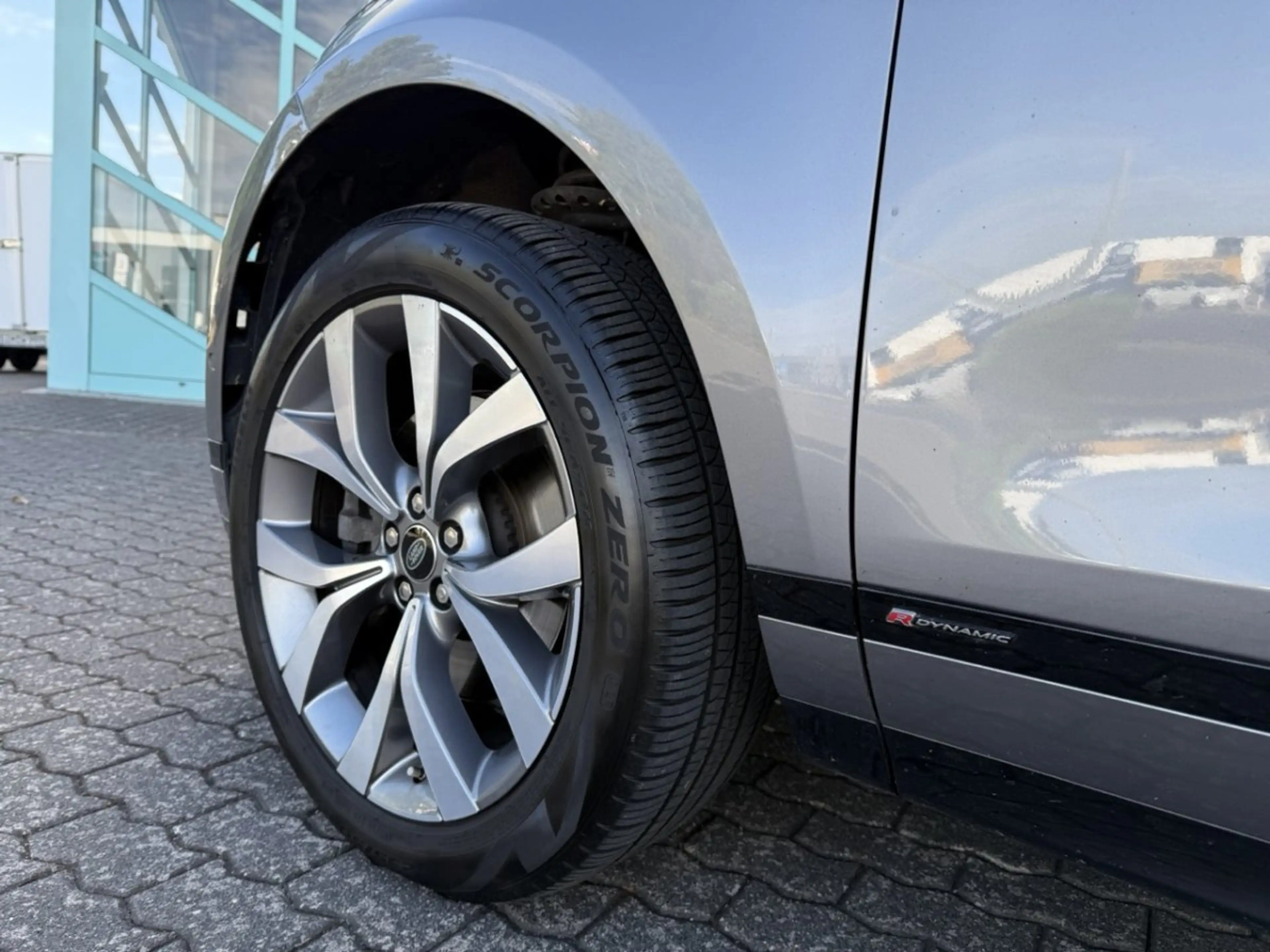 Land Rover Range Rover Evoque R Dynamic — photo 13