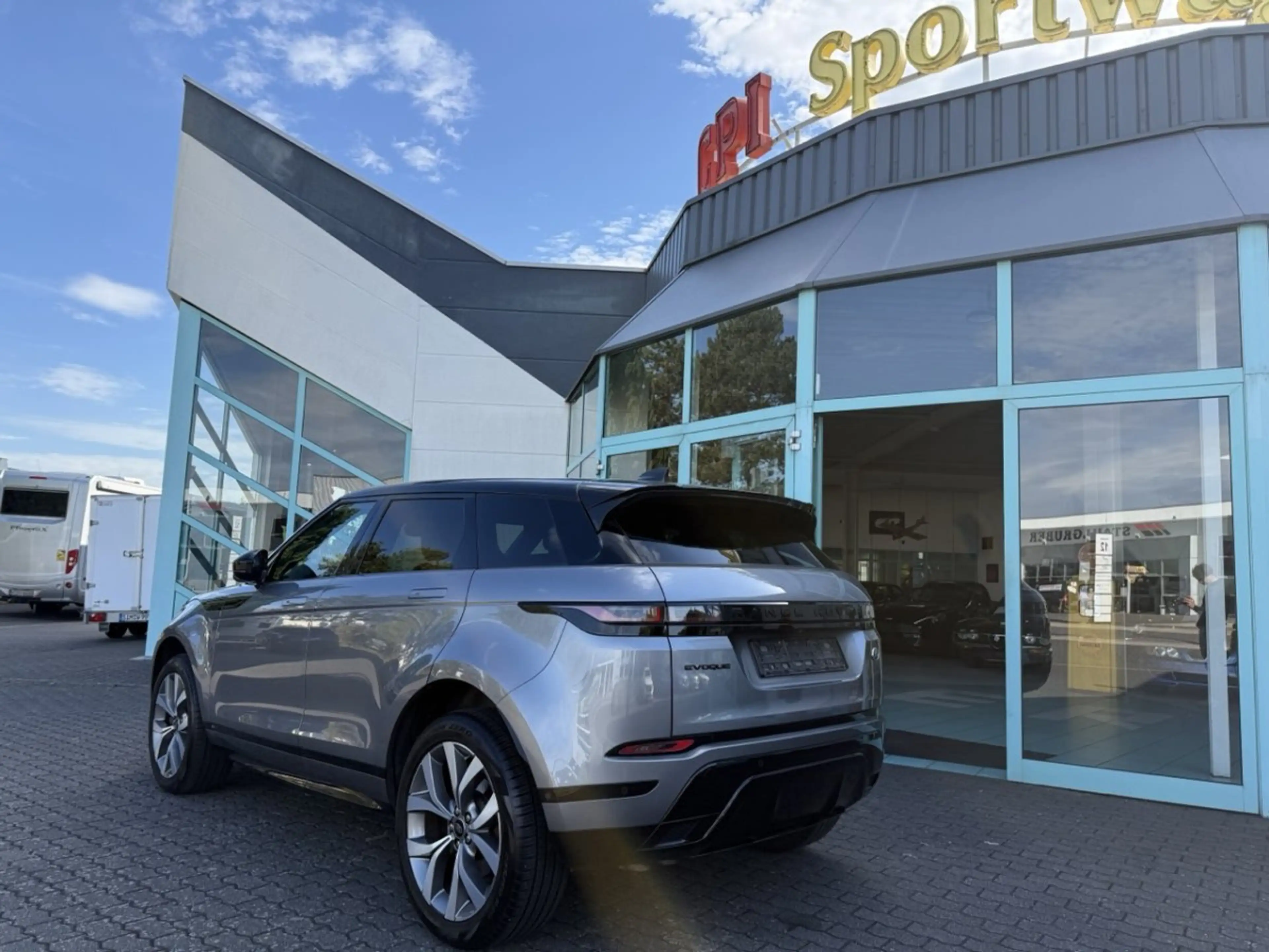 Land Rover Range Rover Evoque R Dynamic — photo 7