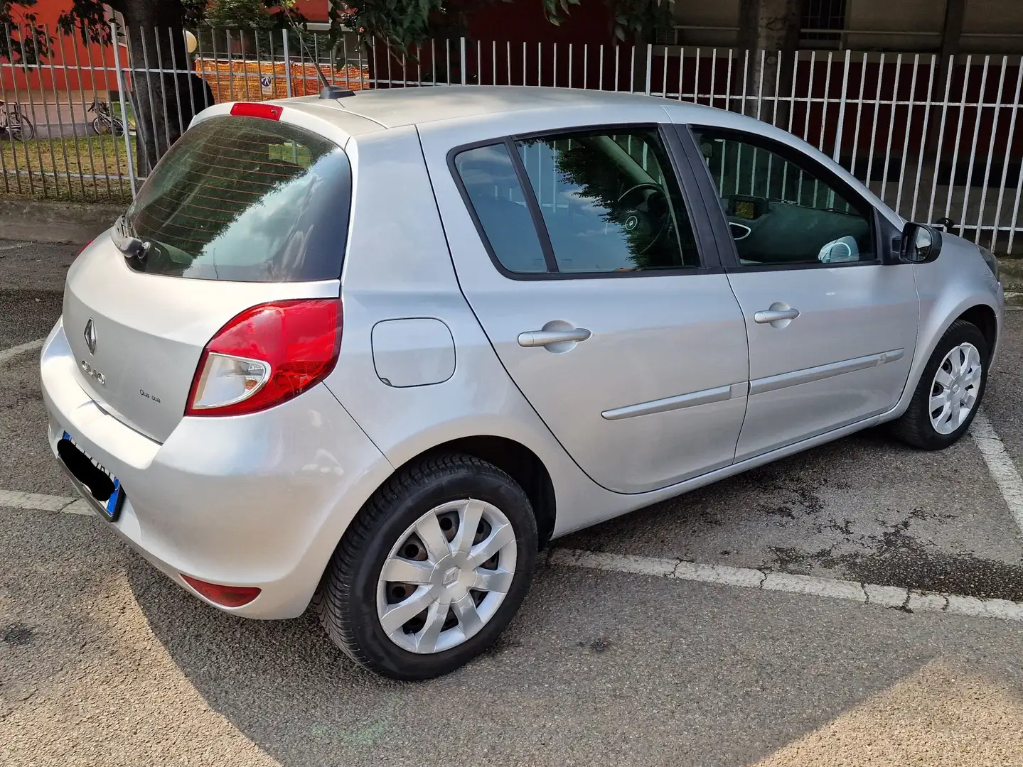 Renault Clio 5p 1.2 16v Live! Argento - 2