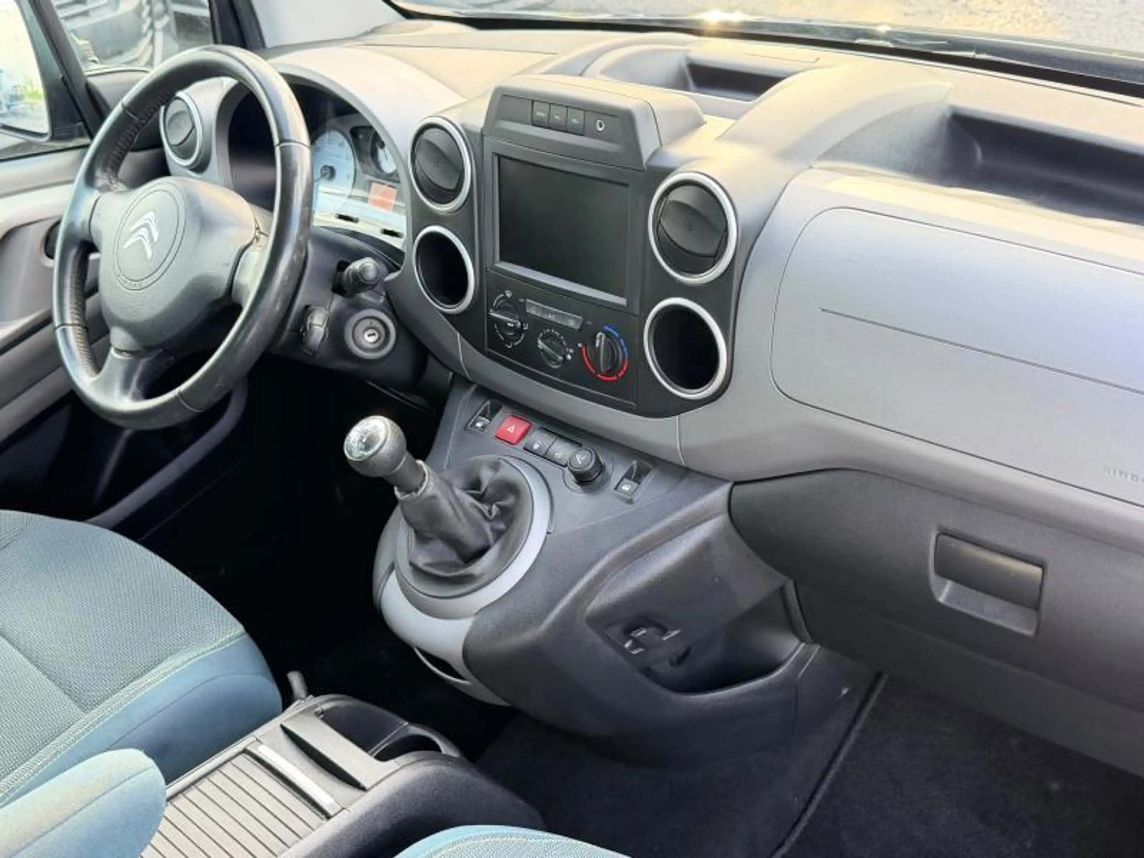 Citroen Berlingo 5 places / GPS / 110ch — photo 2