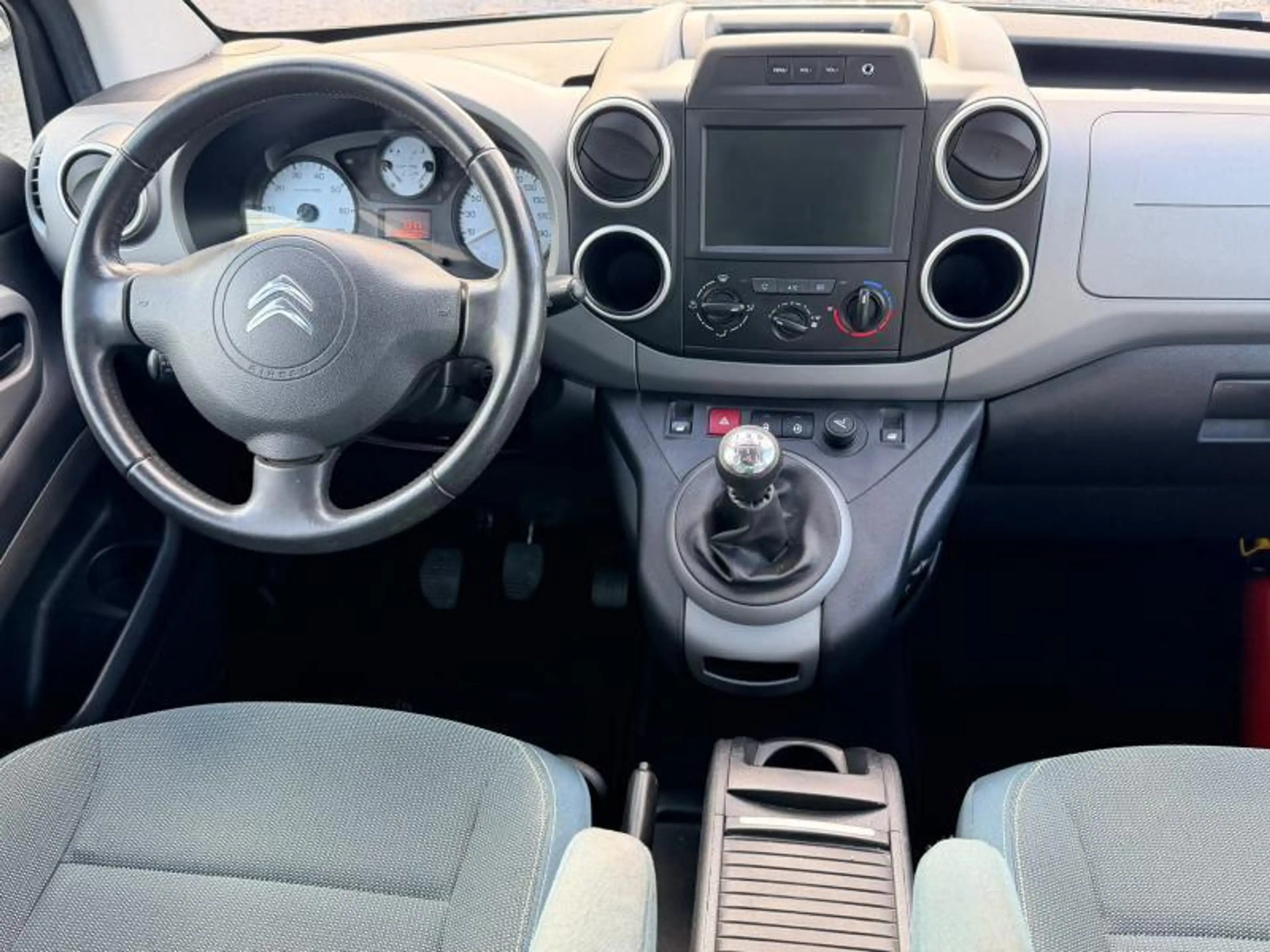Citroen Berlingo 5 places / GPS / 110ch — photo 5