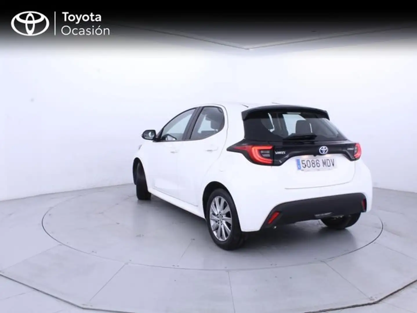 Toyota Yaris 120H 1.5 Active Tech Blanco - 2