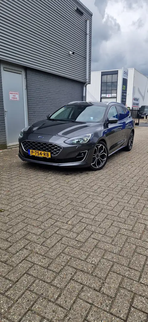 Ford Focus 1.5 EcoB. Vignale 150pk B&O/Aut/Cam/Leder/HUD Grijs - 1