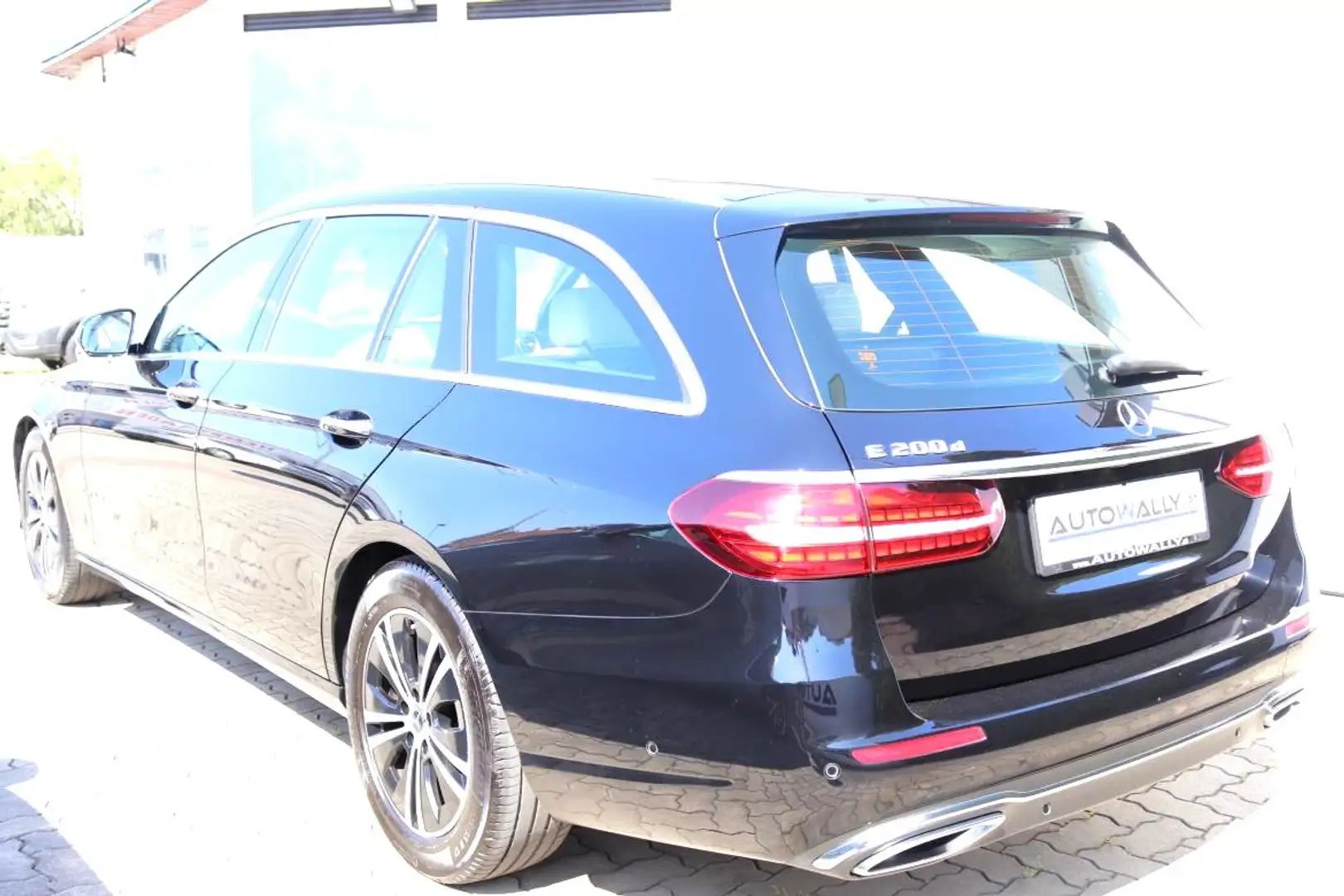 Mercedes-Benz E 200 E 200 d Aut. Schwarz - 2
