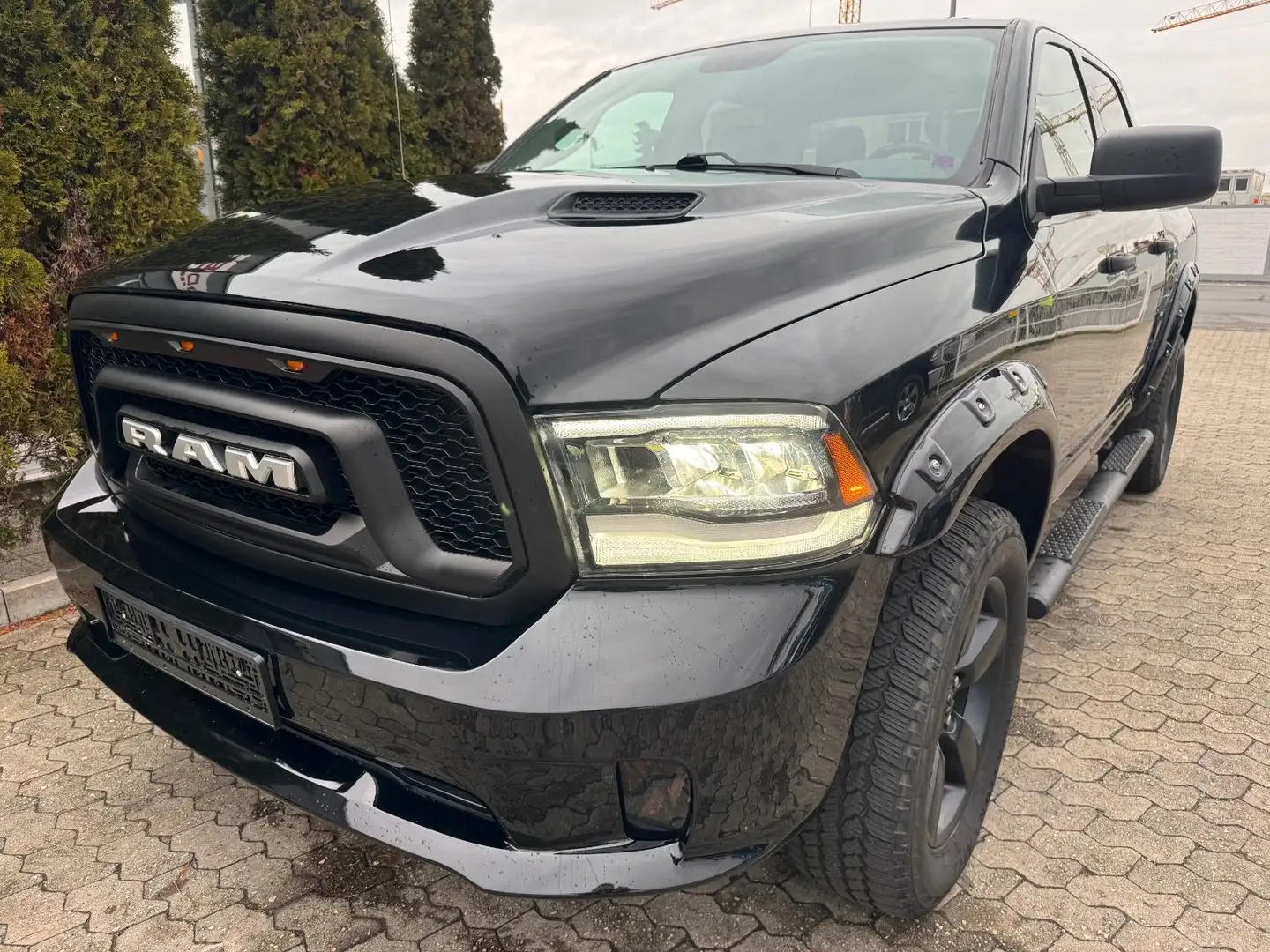 Dodge RAM 1500 5,7L CREW CAB Classic LED/Leder Schwarz - 1