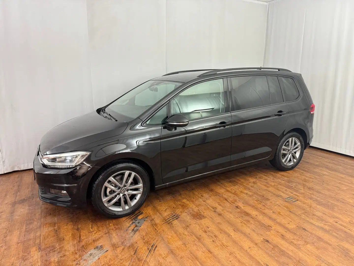 Volkswagen Touran Life TSI DSG Schwarz - 1