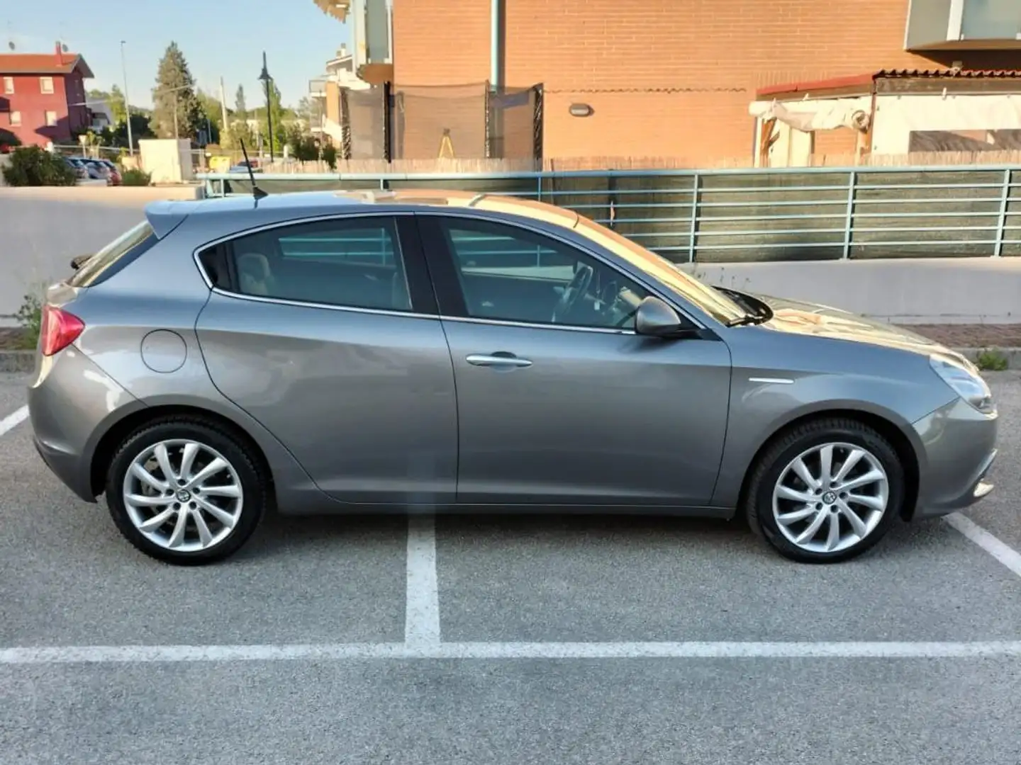 Alfa Romeo Giulietta Giulietta 1.6 jtdm Exclusive 120cv Grigio - 1