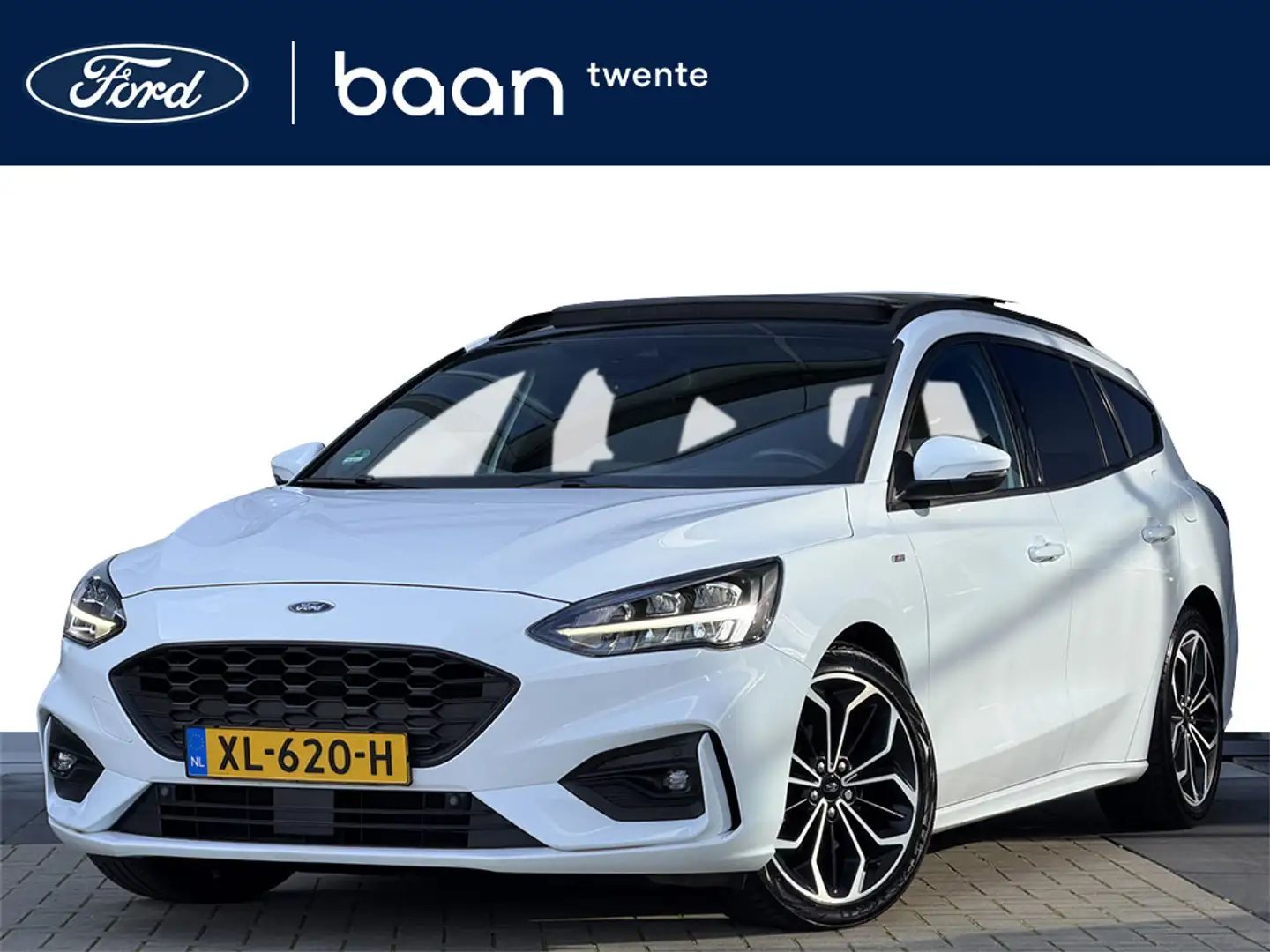 Ford Focus Wagon 1.5 EcoBoost ST Line Automaat | Panoramadak Wit - 1