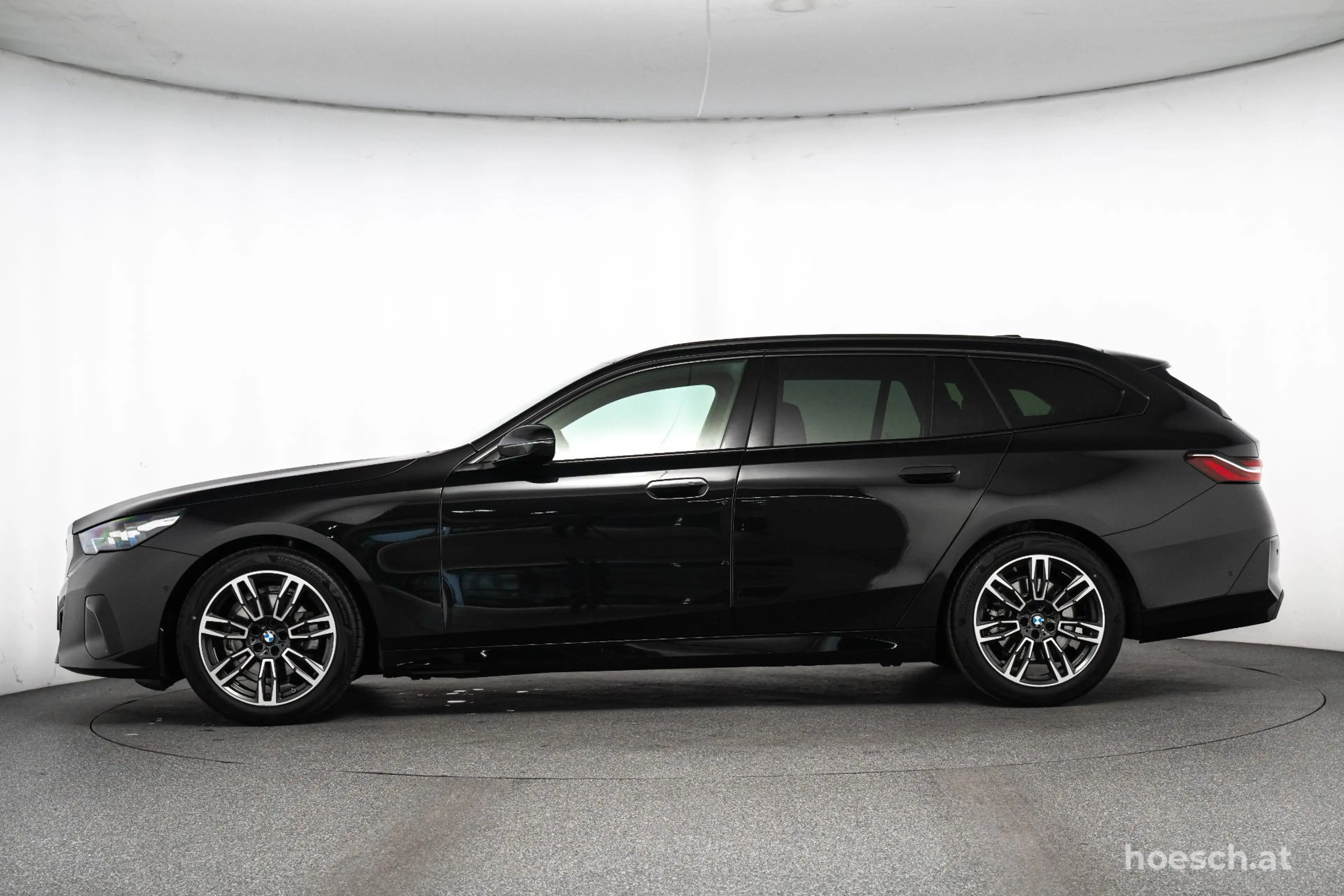 BMW 520 i Touring M Sport 19" H&K LAGERAKTION ++ — photo 3