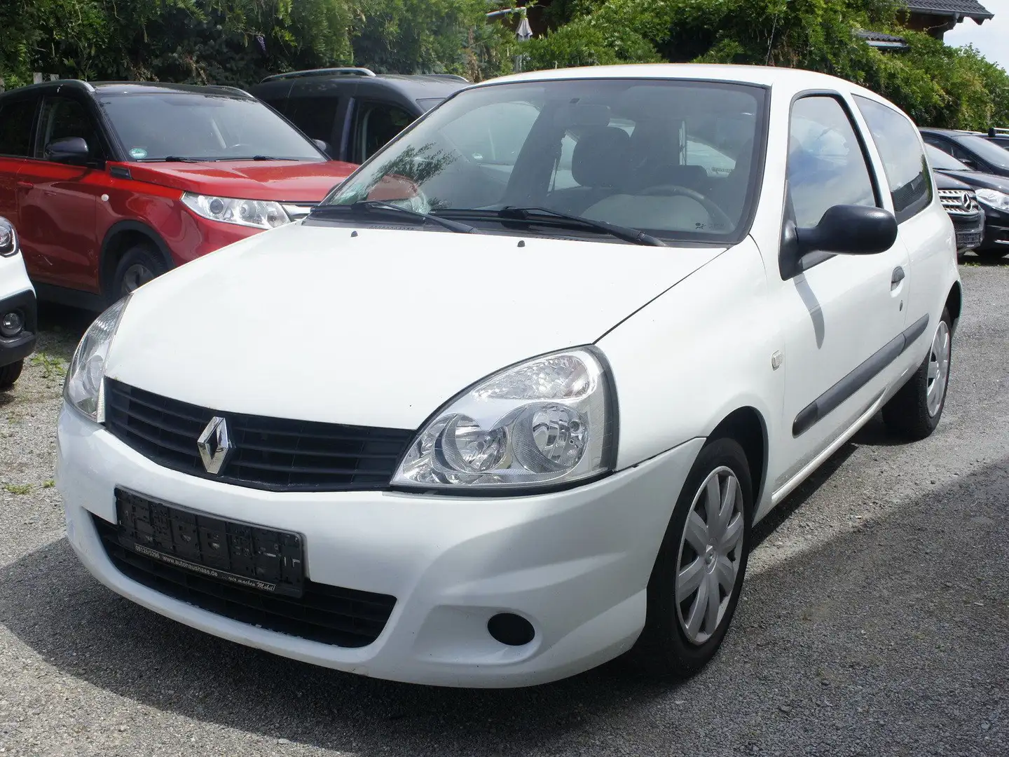Renault Clio 1.2 16V Campus Authentique Weiß - 2