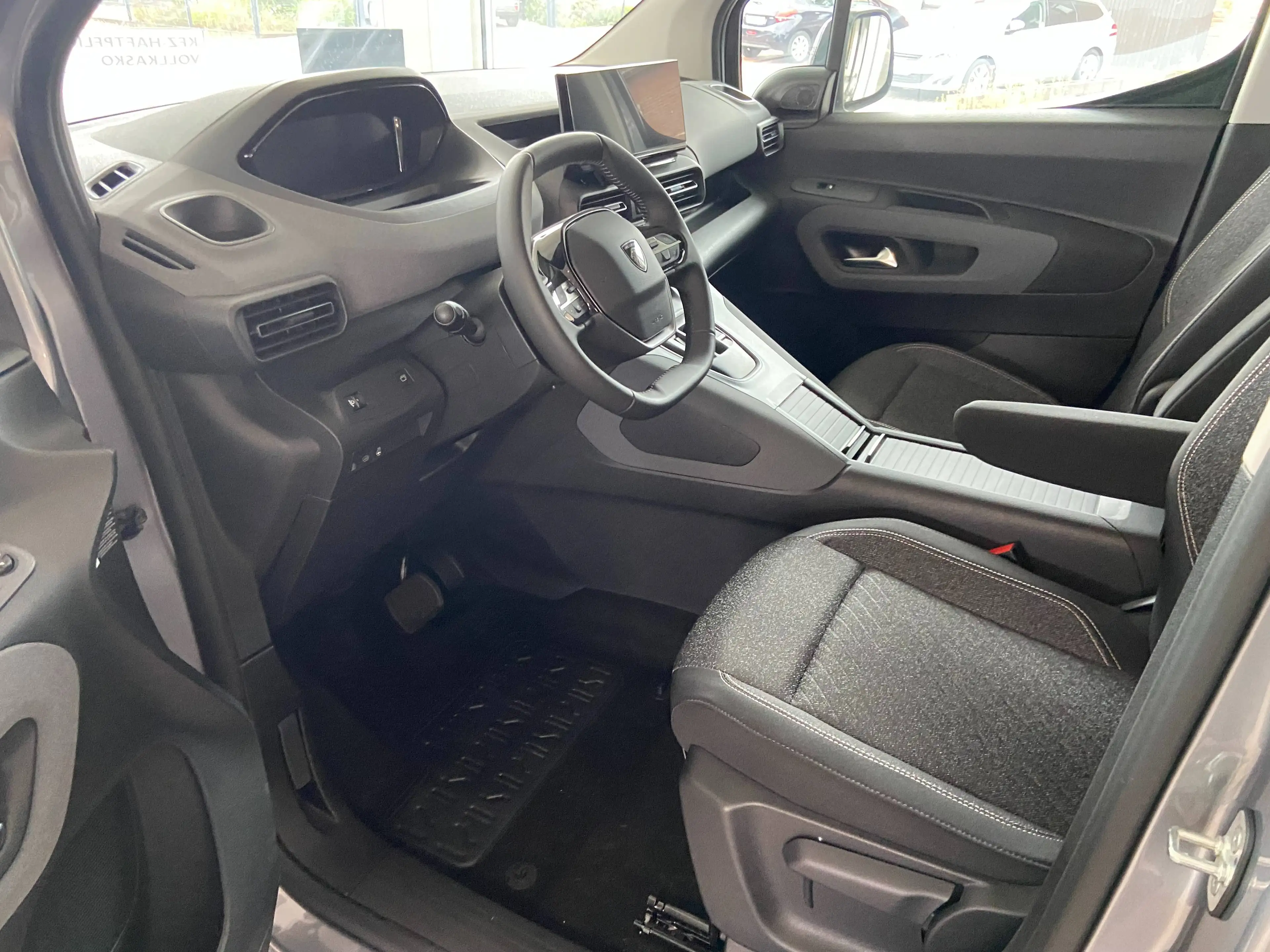 Peugeot Rifter Allure N1 L1 Diesel 130 EAT8 — photo 8