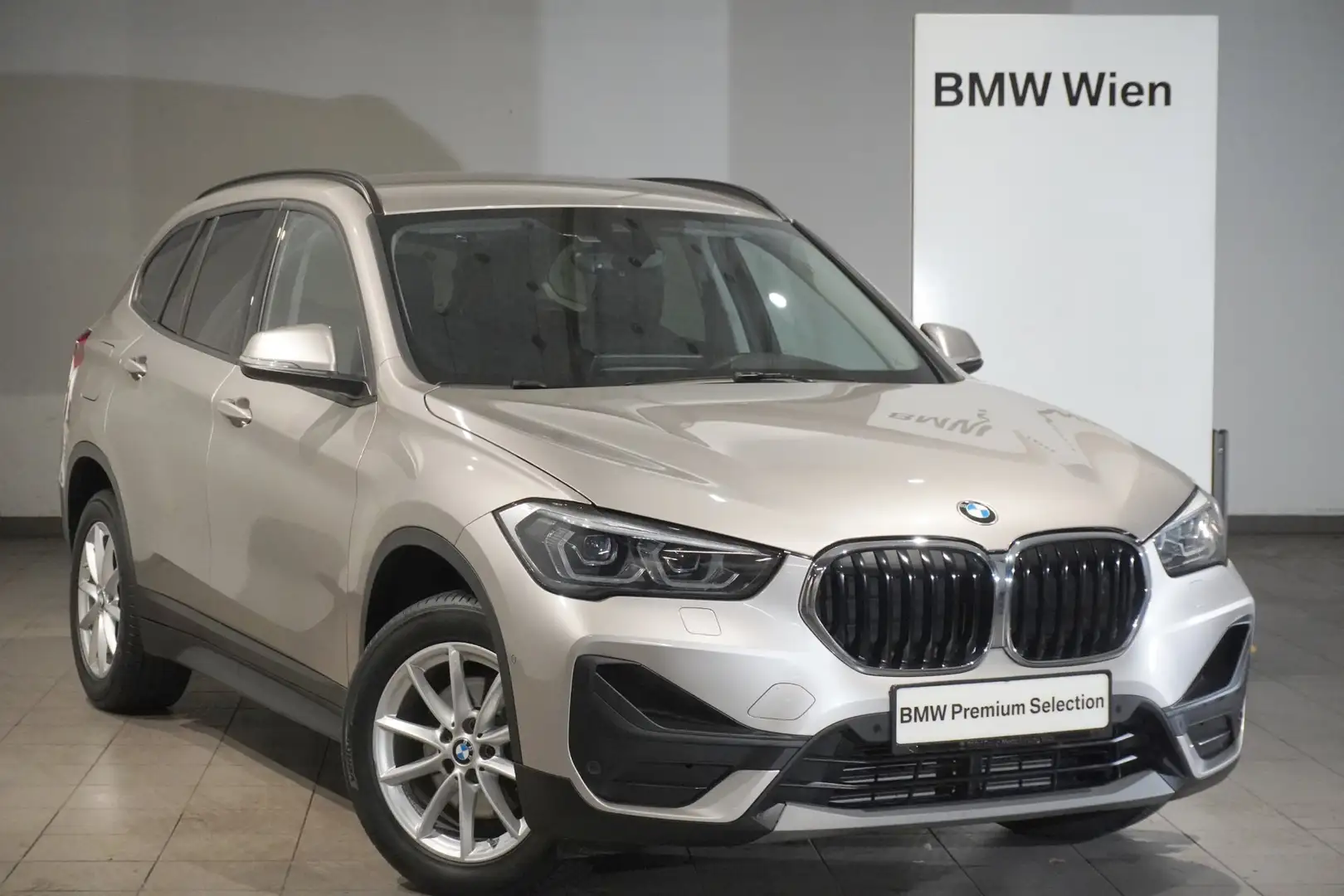 BMW X1 X1 sDrive18d Argent - 1