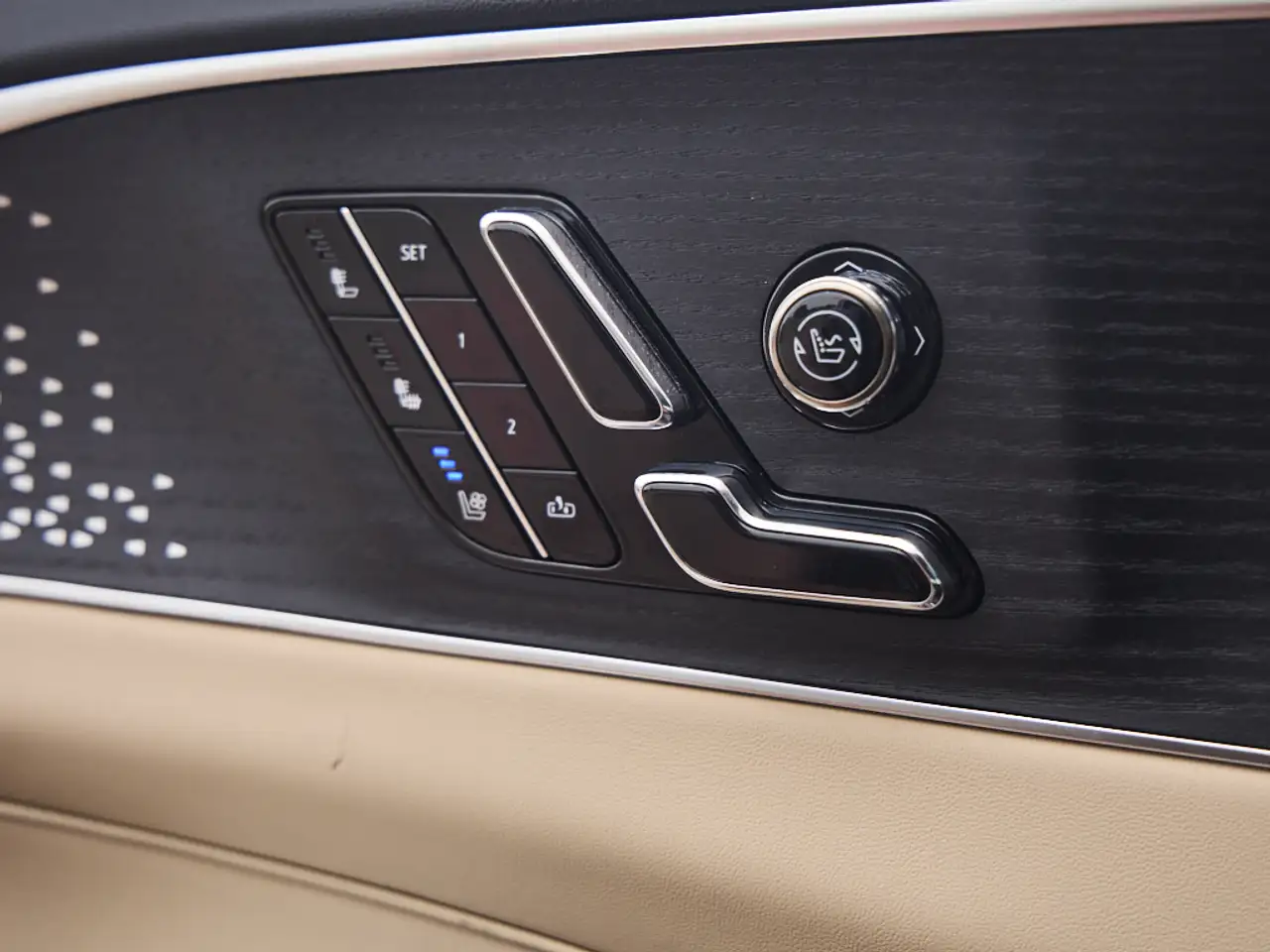 Cadillac Lyriq снимка Cadillac Lyriq