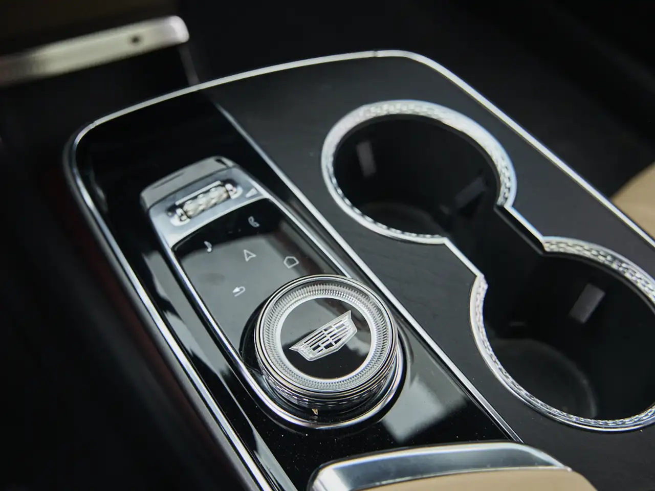 Cadillac Lyriq снимка Cadillac Lyriq