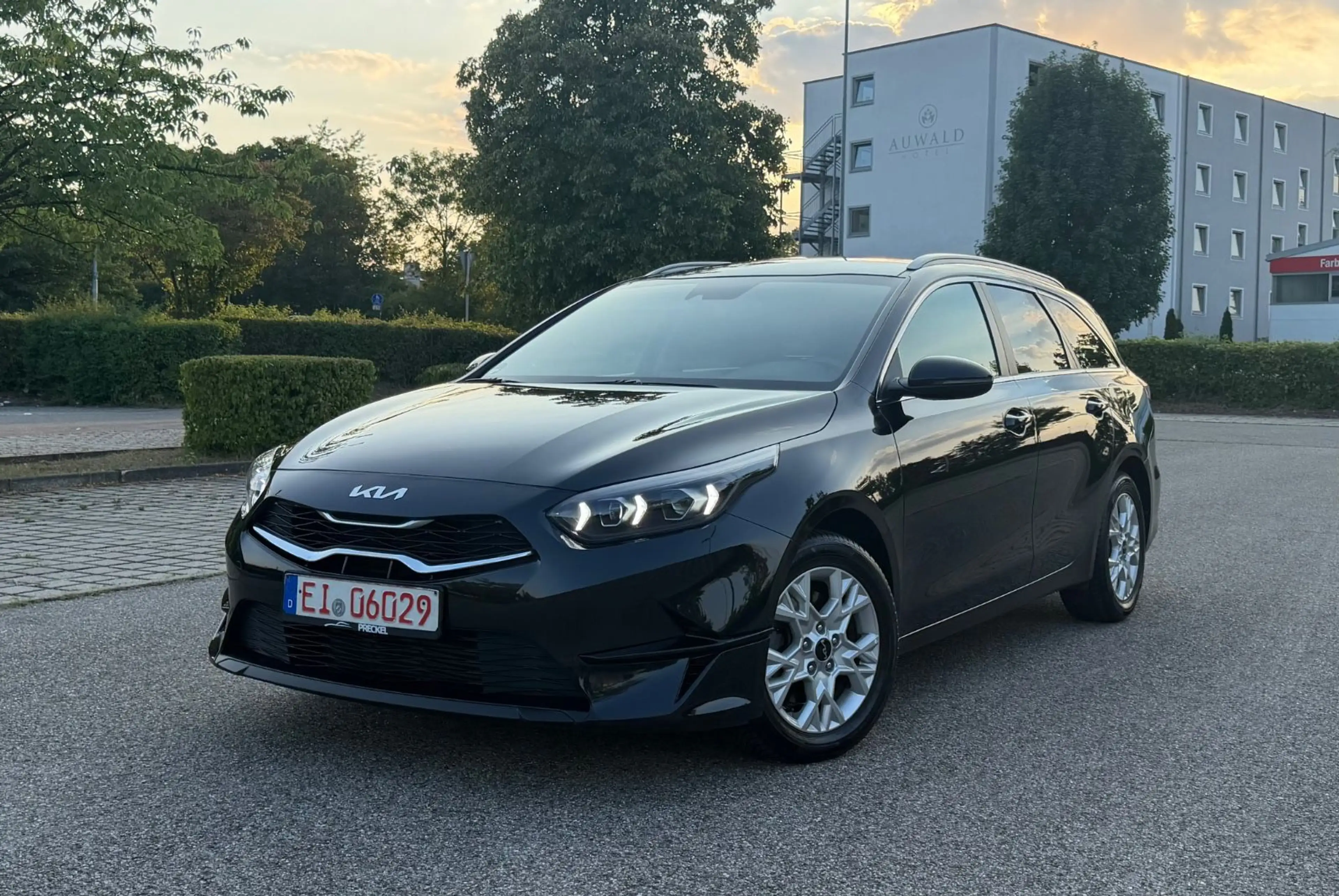 Kia Ceed / cee'd — photo 2
