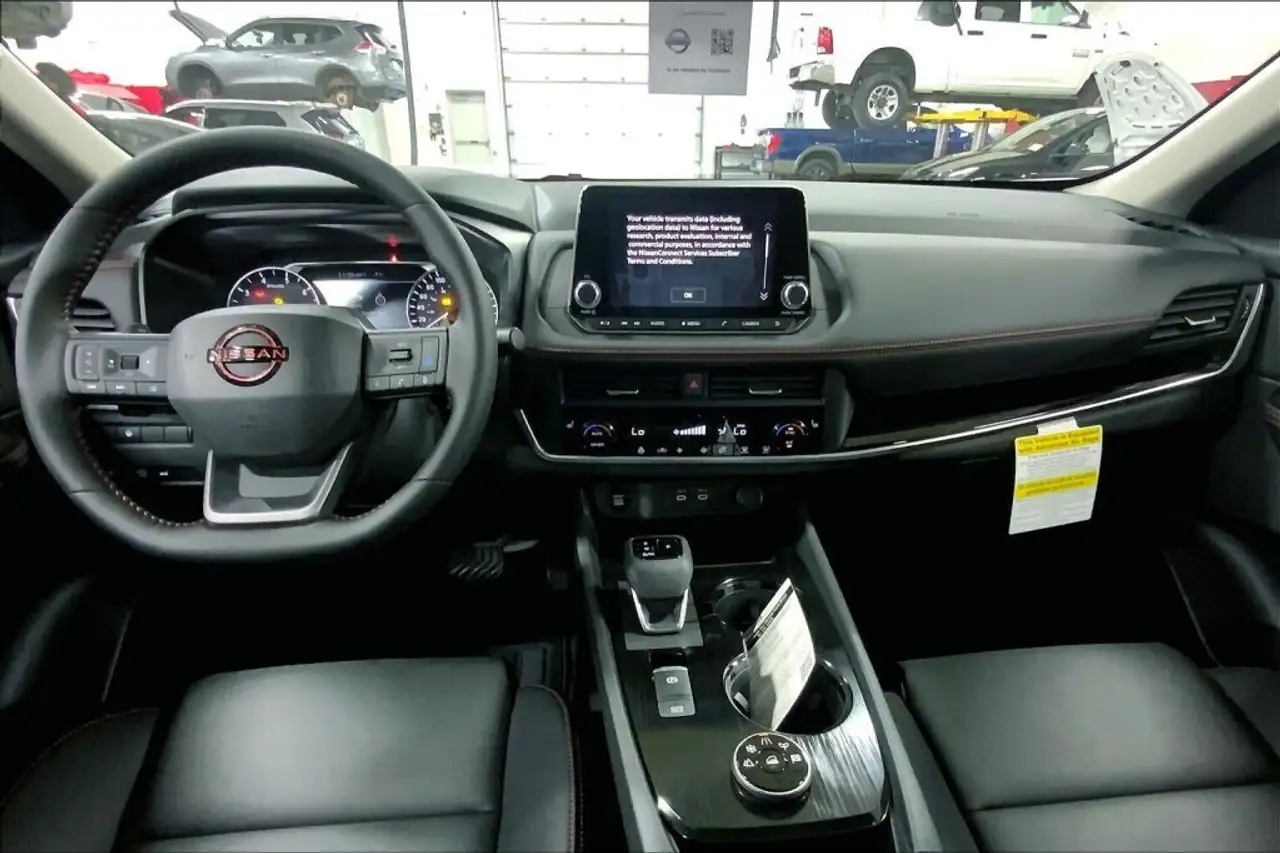 Nissan Rogue снимка Nissan Rogue