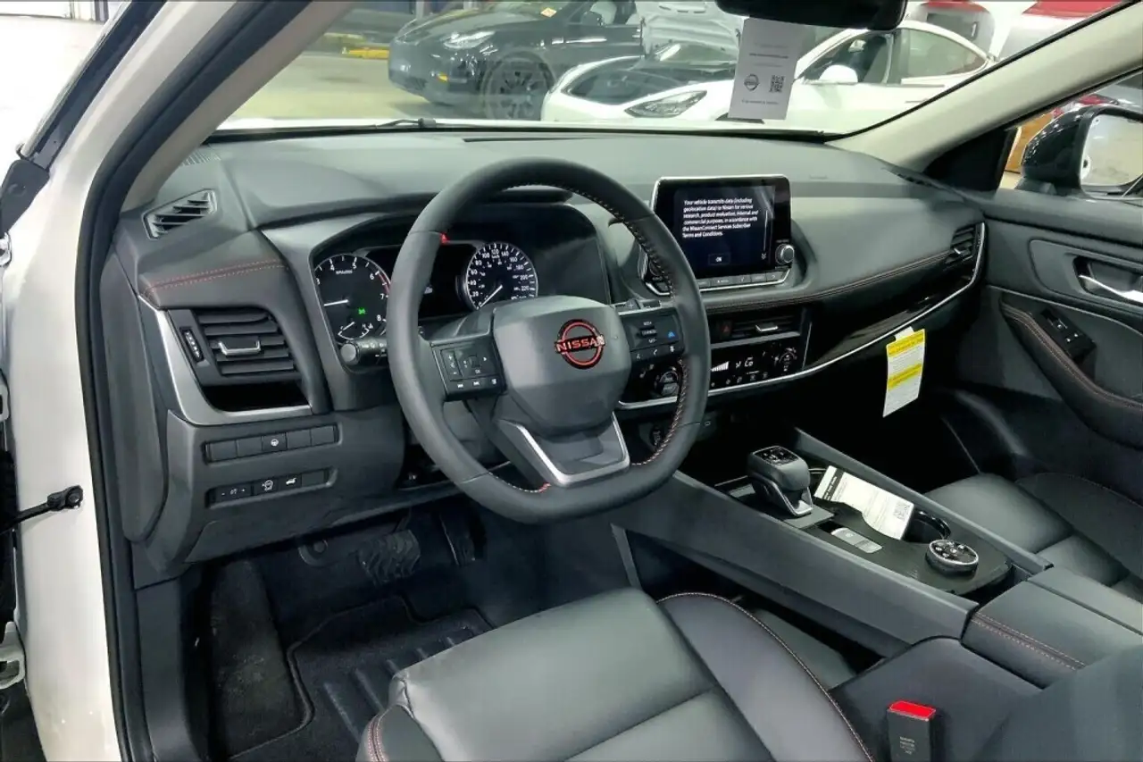 Nissan Rogue снимка Nissan Rogue