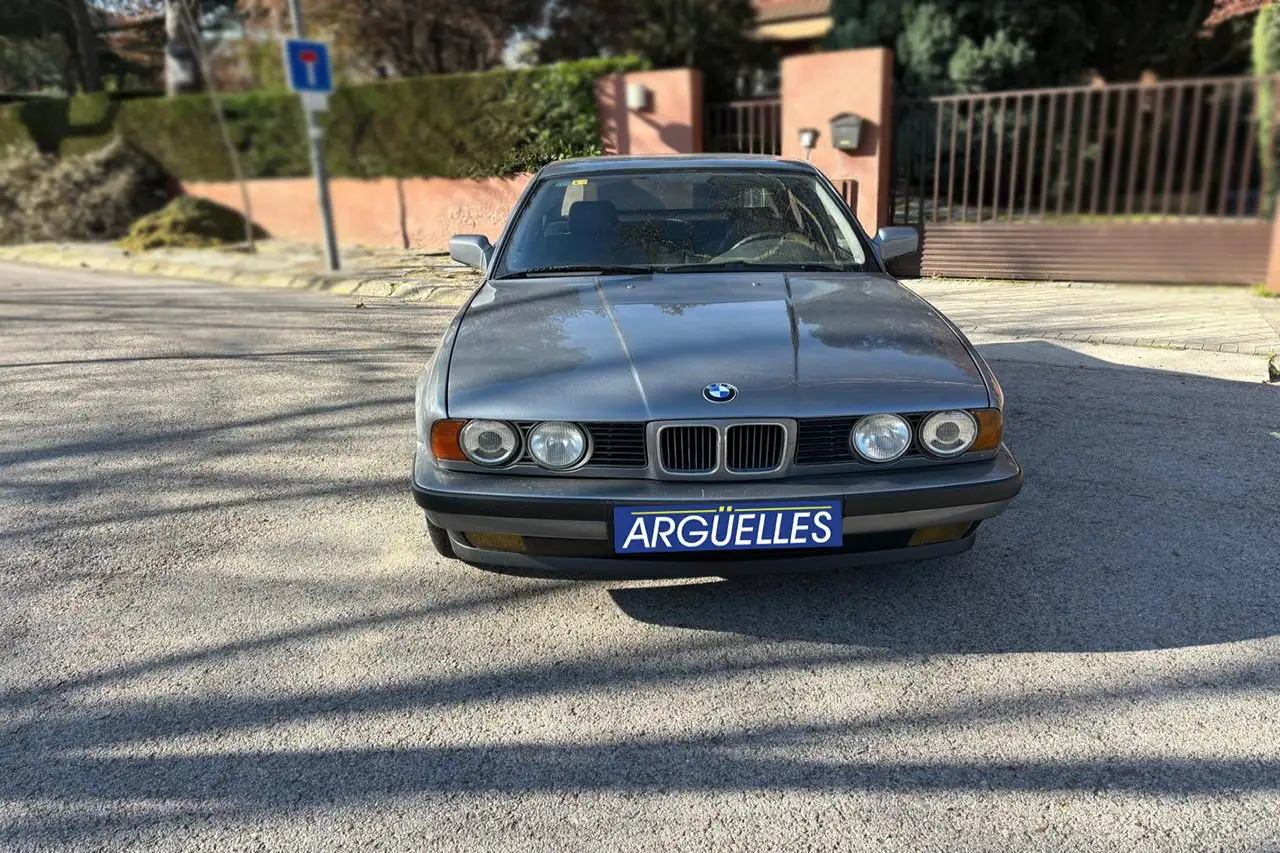 BMW 525i 24v 192cv Manual, foto 2