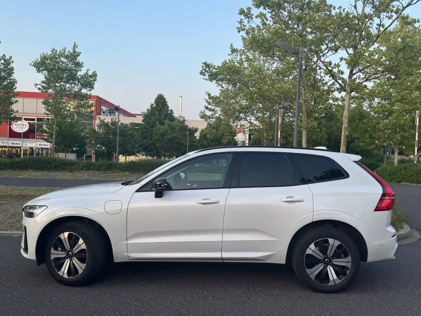 Volvo XC60 PLUS DARK Plug-In Hybrid*360*STH*360°*SD*SL Blanc - 1