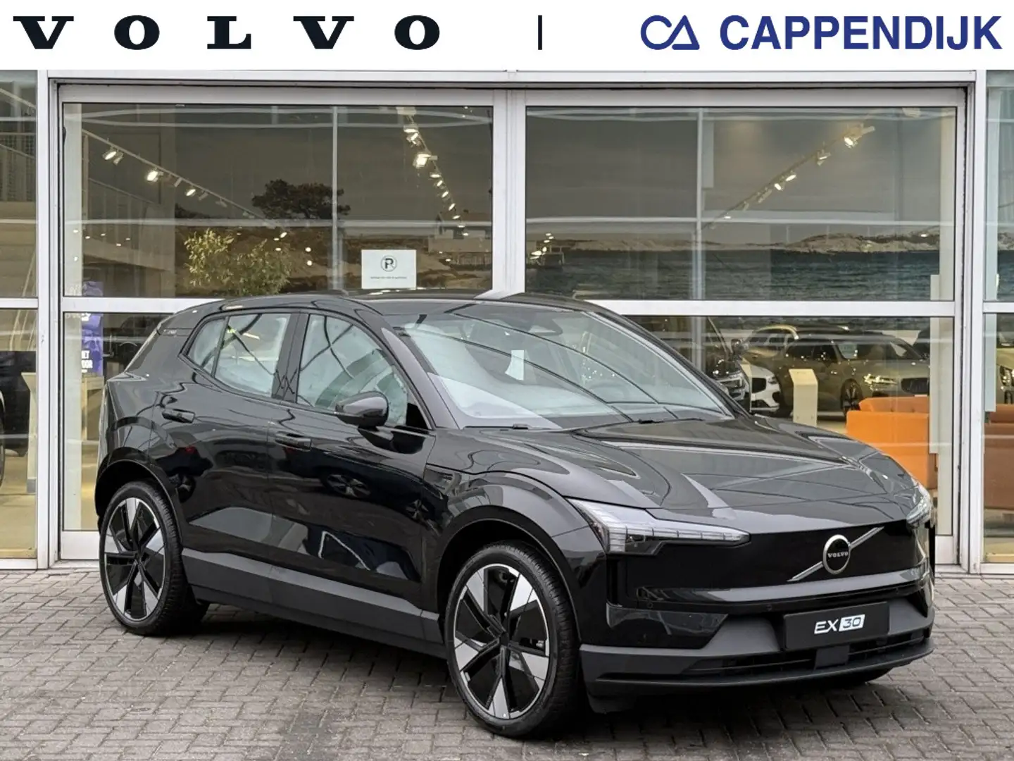 Volvo EX30 Nieuwprijs € 47.826 | Extended Range Plus Zwart - 1