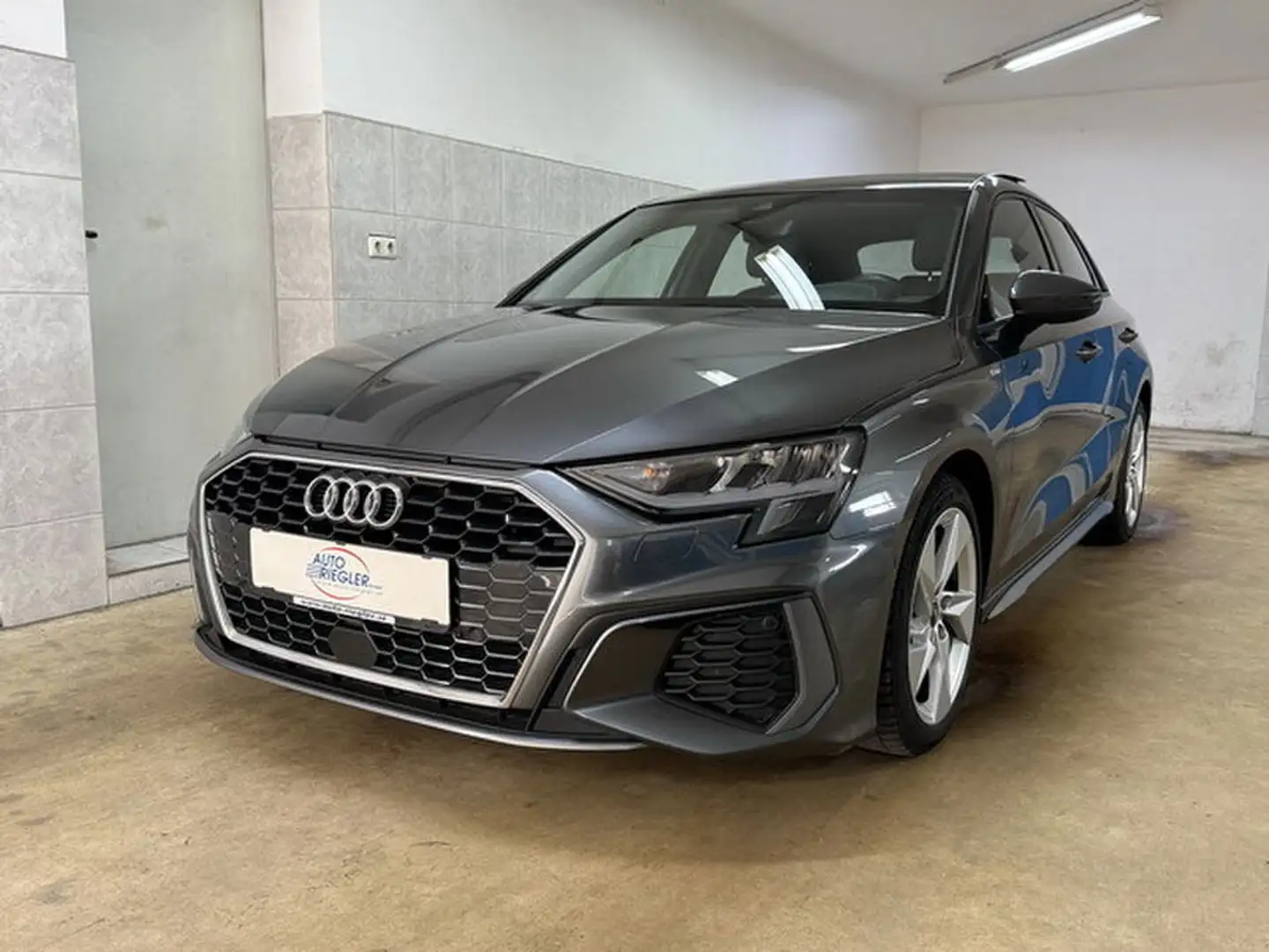 Audi A3 30 TDI S-Line ''LED-Panoramad-Kamera-Leder-Sitzh Grau - 1