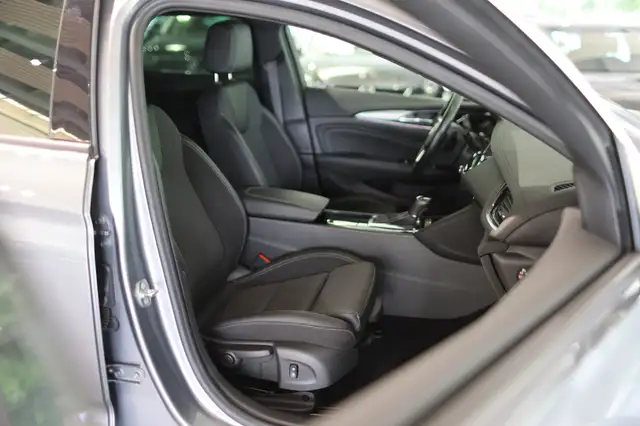 Opel Insignia view 12