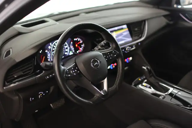 Opel Insignia view 10