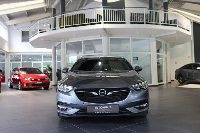 Opel Insignia view 2