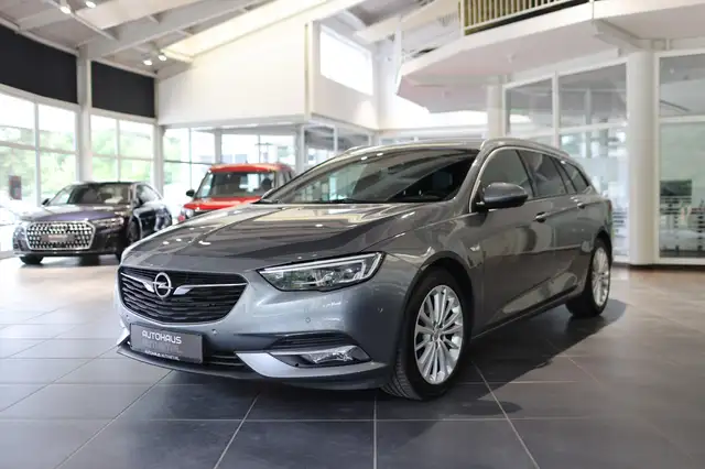 Opel Insignia view 3