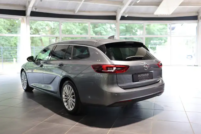 Opel Insignia view 4