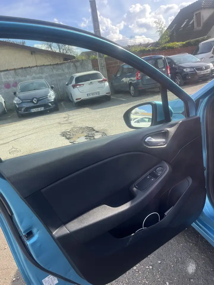 Renault Clio Citadine 5 portes — photo 9
