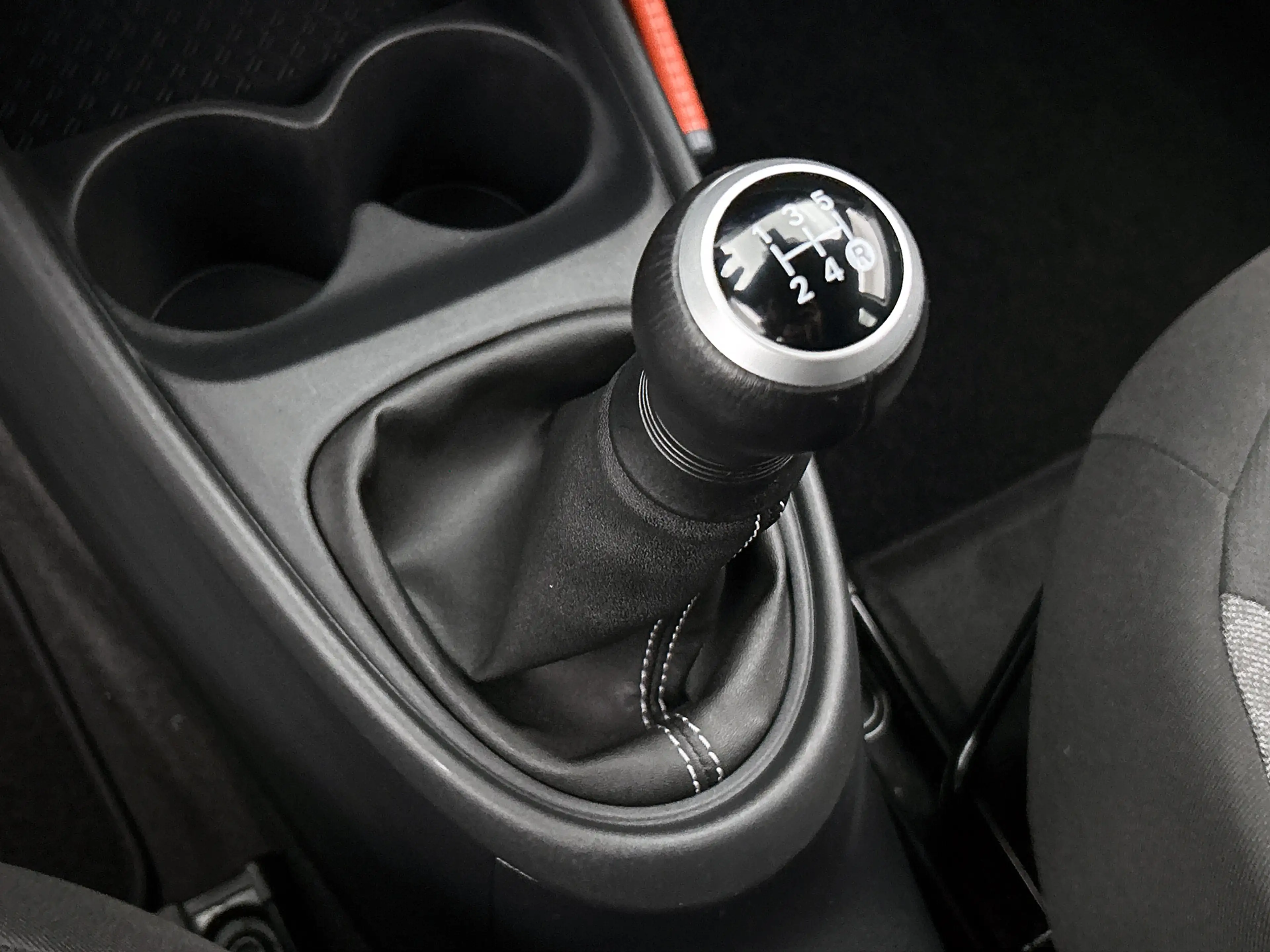 Toyota Aygo X 1.0 VVT-i MT Play | Apple CarPlay / Android Auto ( — photo 11