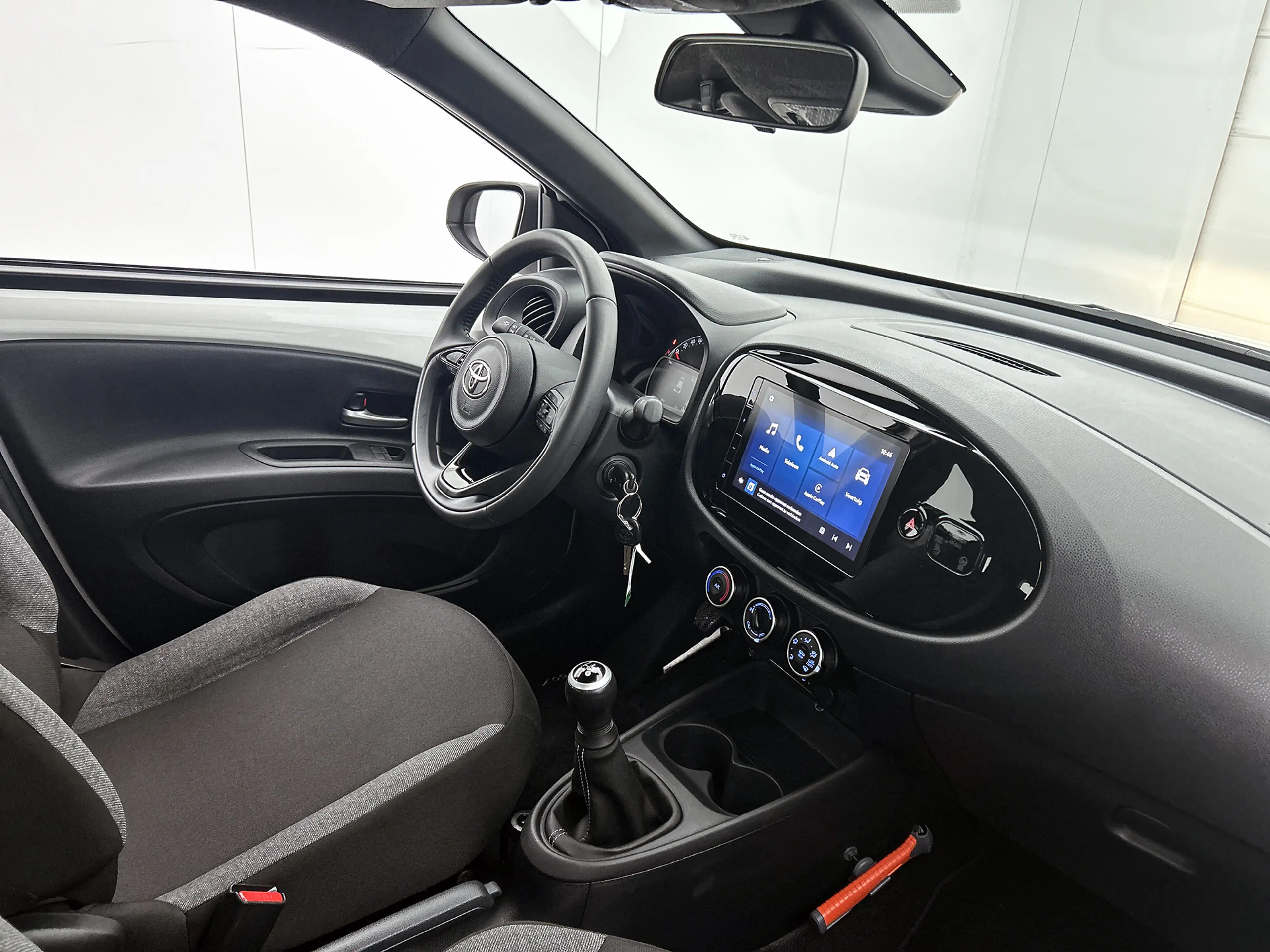 Toyota Aygo X 1.0 VVT-i MT Play | Apple CarPlay / Android Auto ( — photo 6