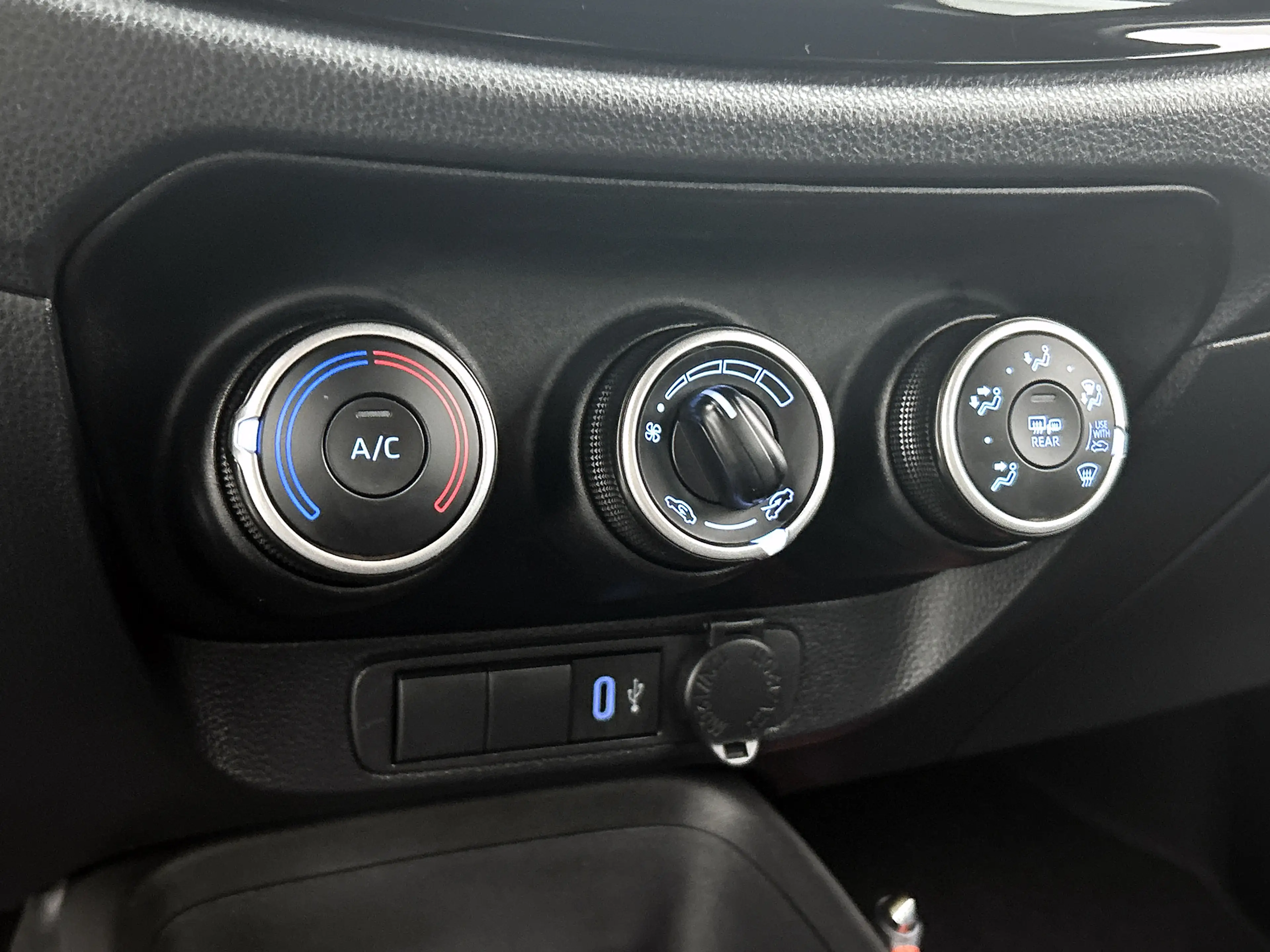 Toyota Aygo X 1.0 VVT-i MT Play | Apple CarPlay / Android Auto ( — photo 10