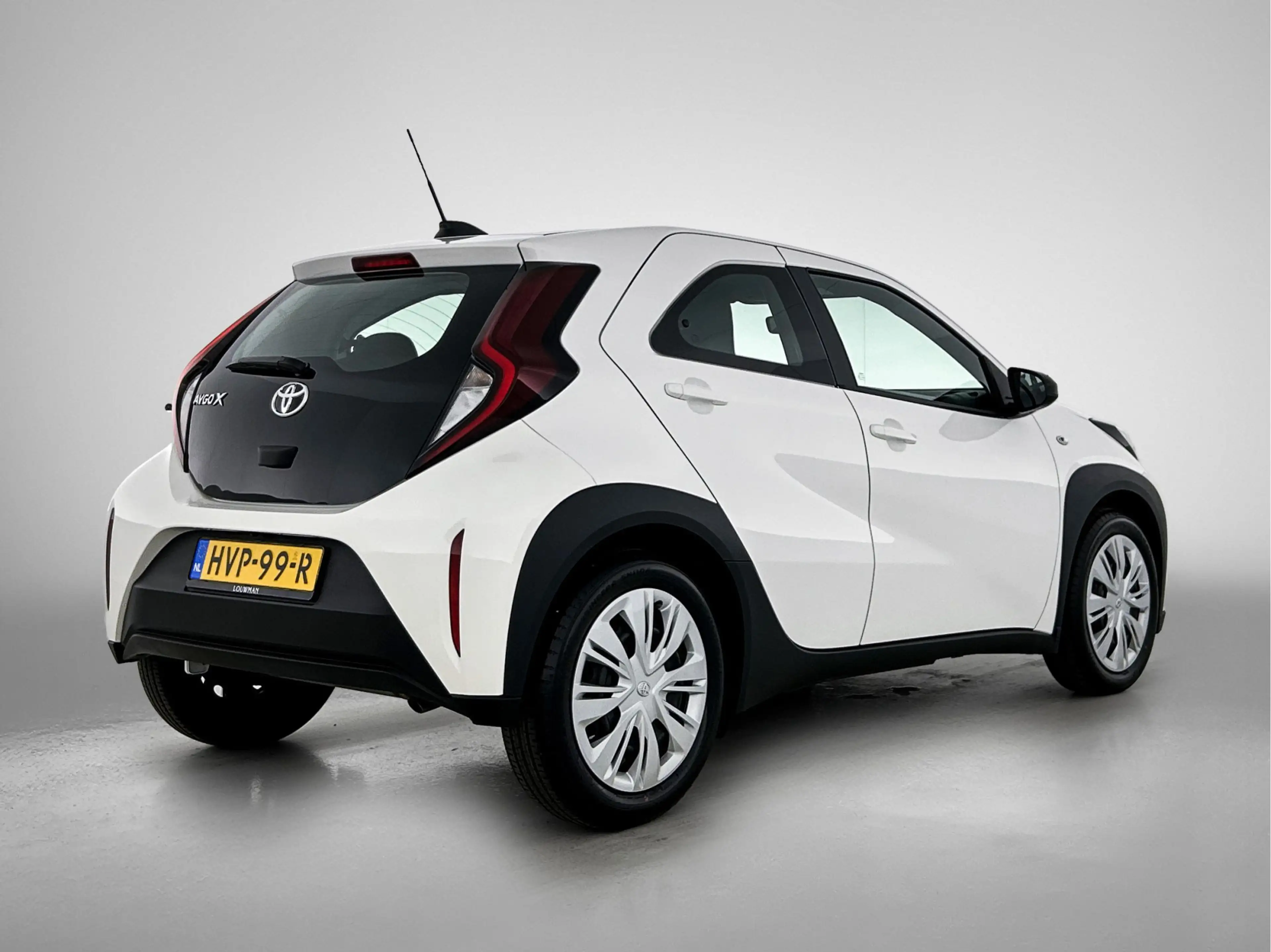Toyota Aygo X 1.0 VVT-i MT Play | Apple CarPlay / Android Auto ( — photo 2