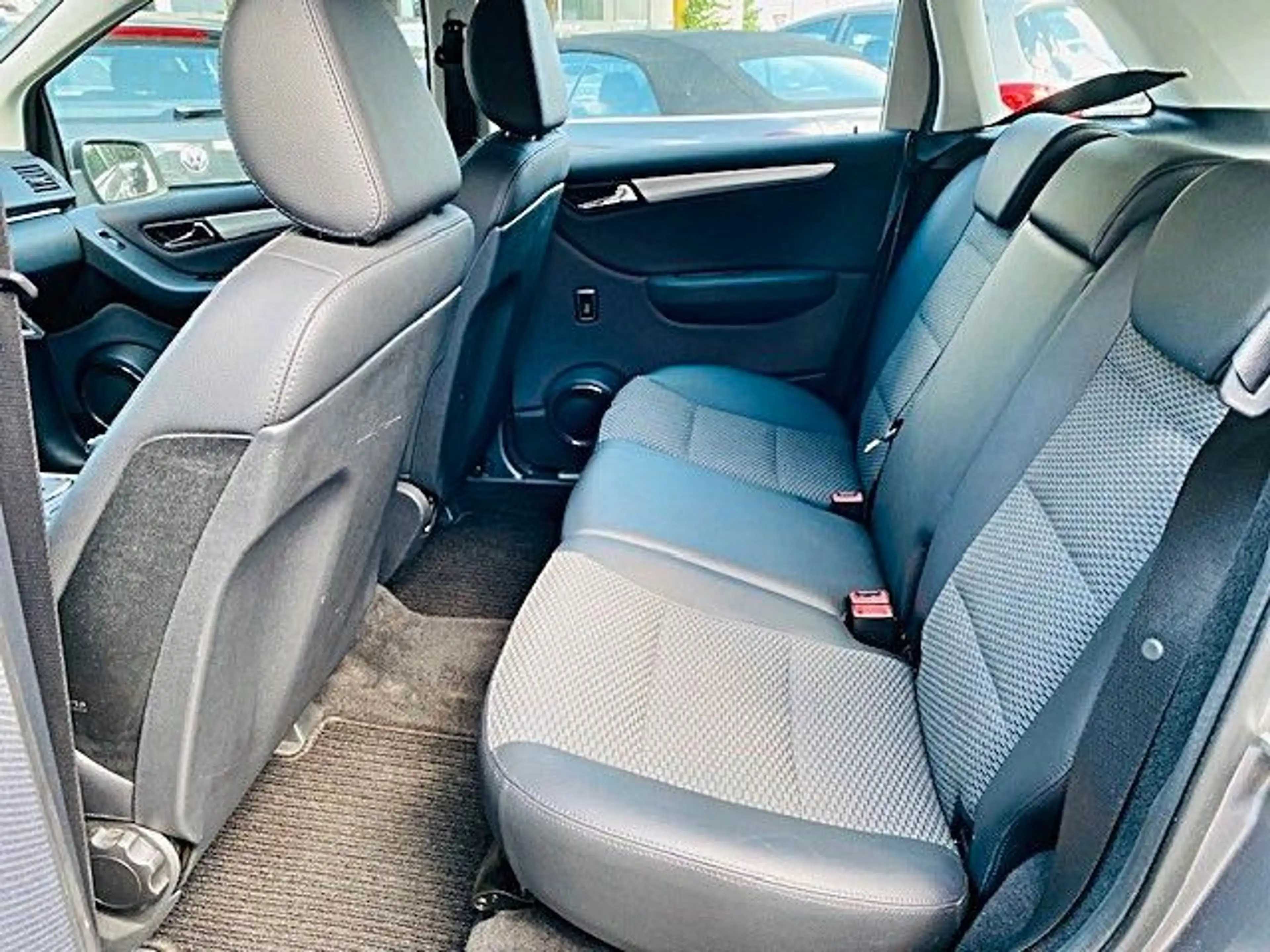 Mercedes-Benz B 160 Autotronic — photo 14